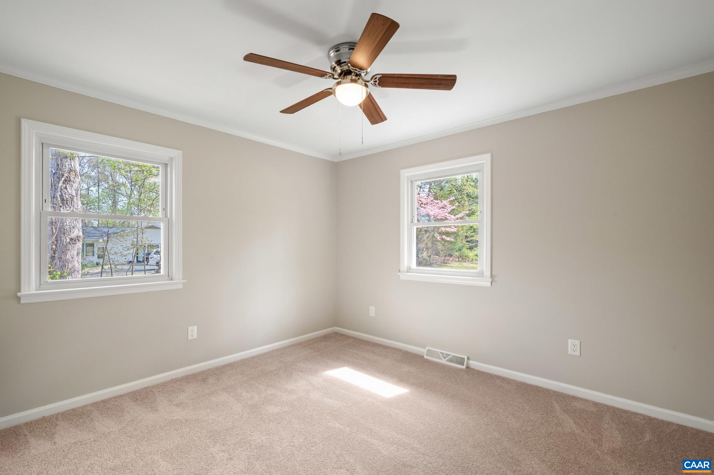 6709 SPRING HILL RD