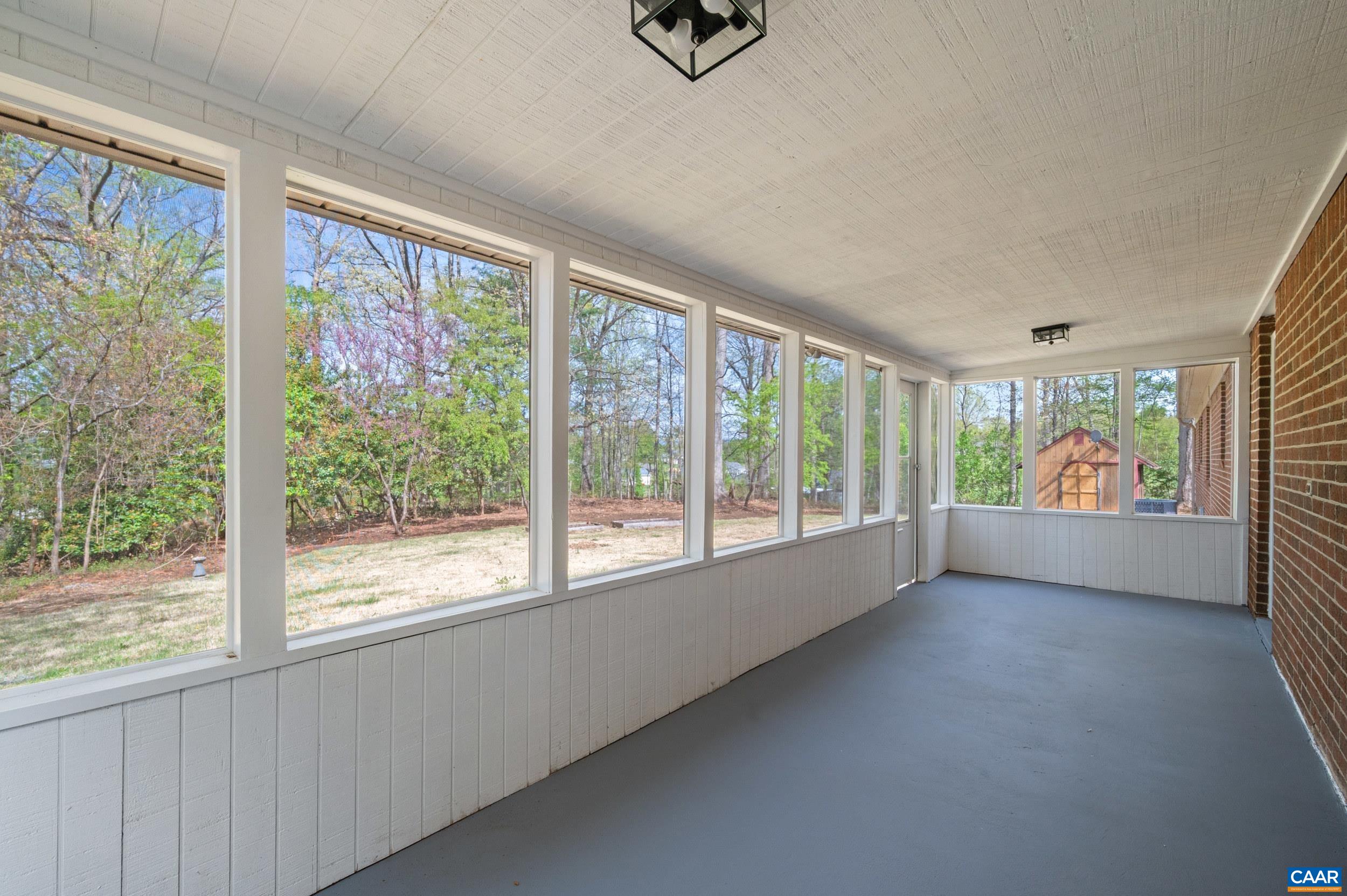 6709 SPRING HILL RD