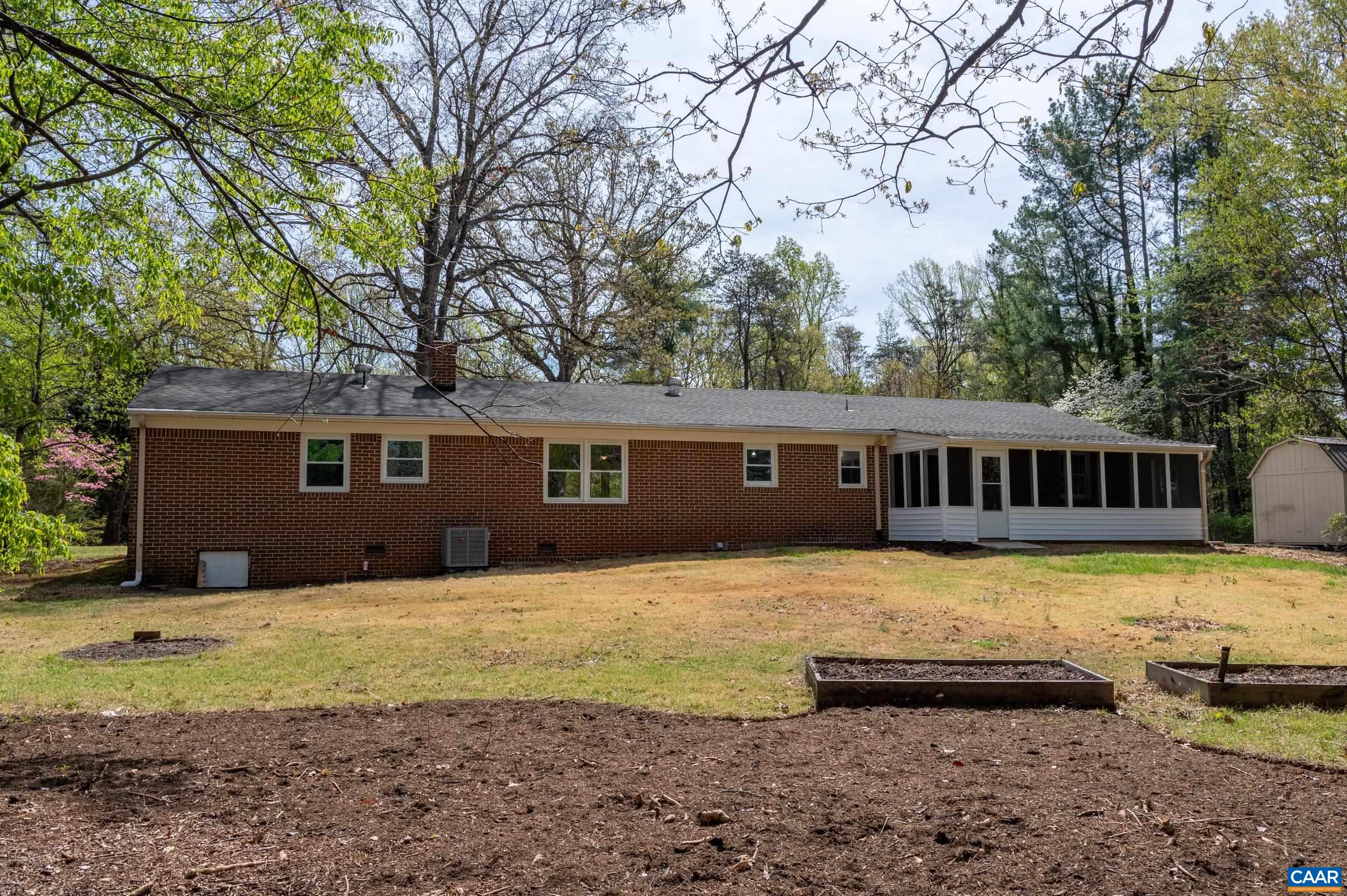 6709 SPRING HILL RD