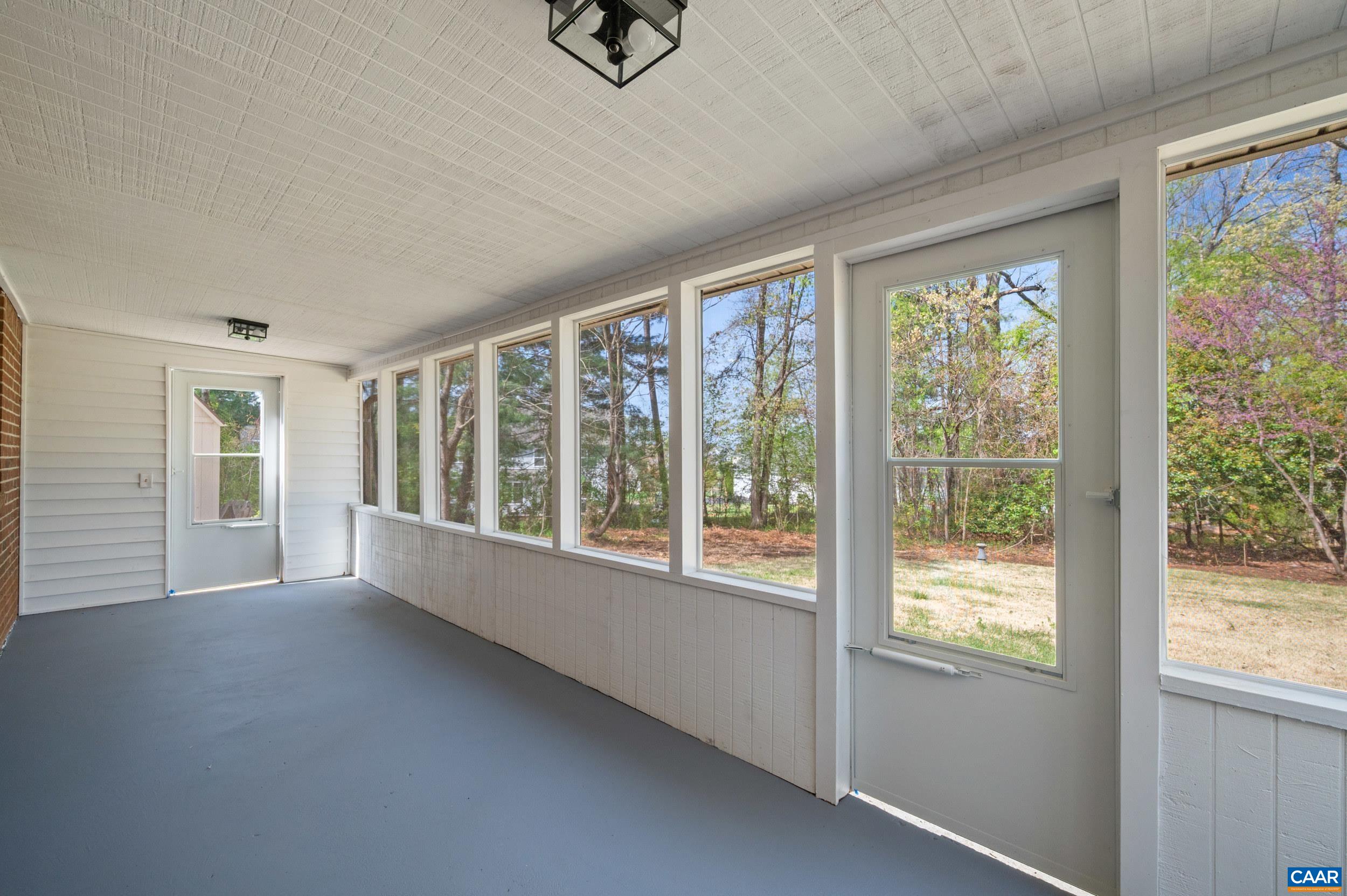 6709 SPRING HILL RD