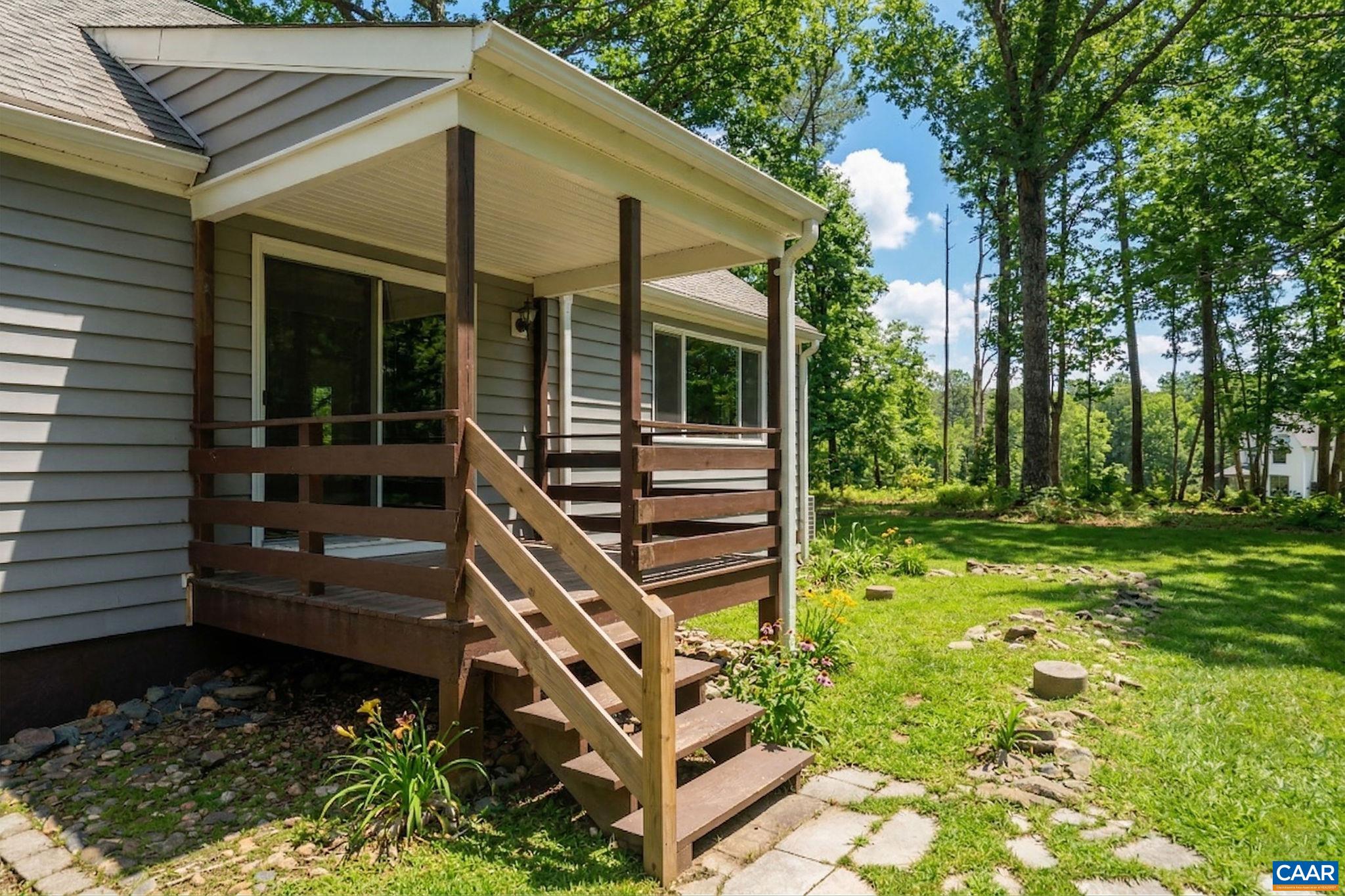 375 FENCE RD