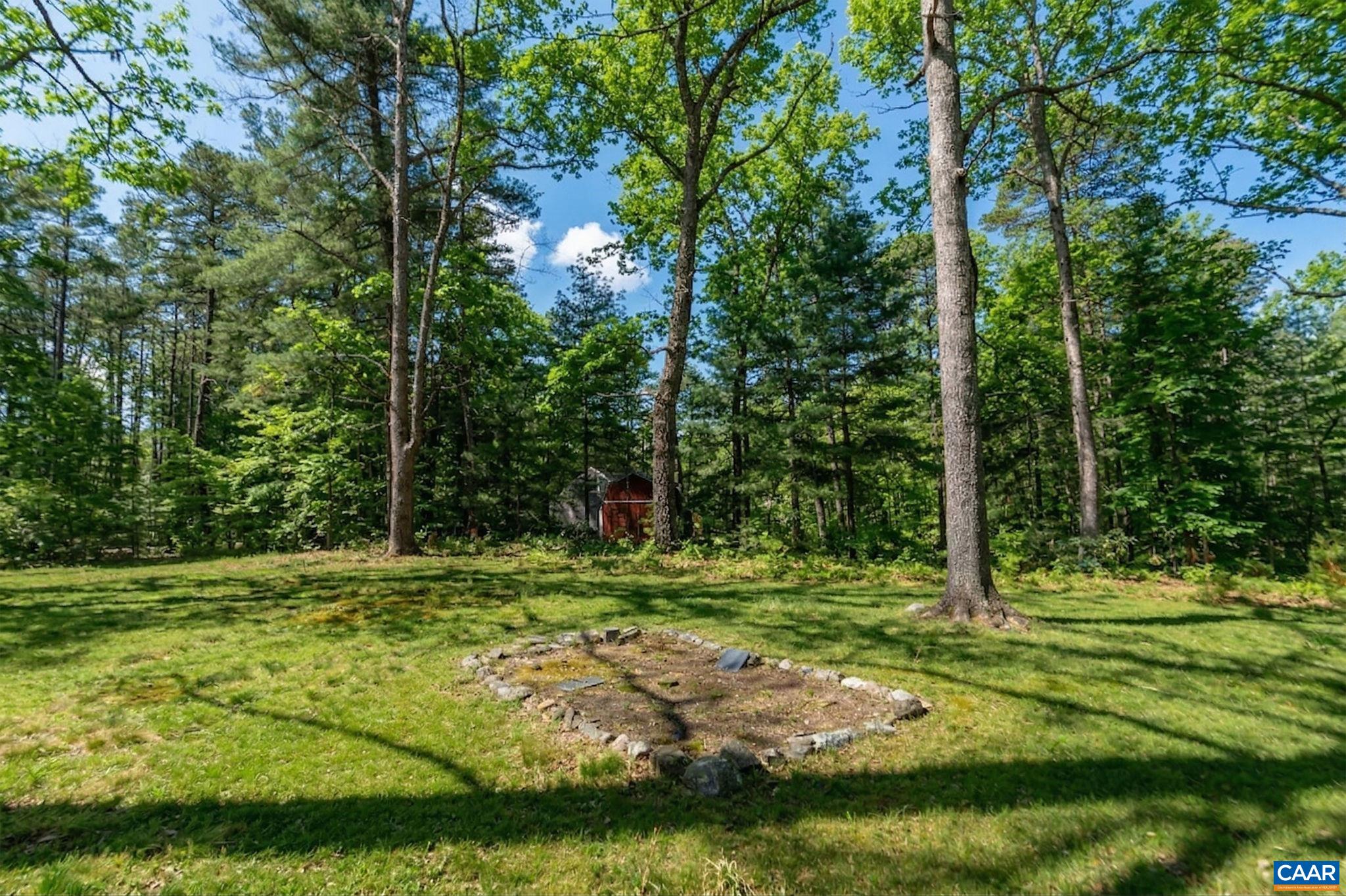 375 FENCE RD