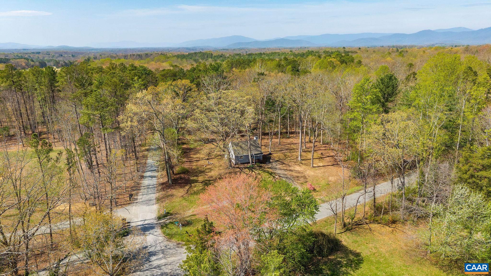 375 FENCE RD
