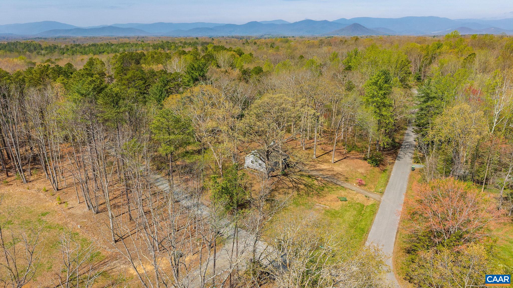 375 FENCE RD