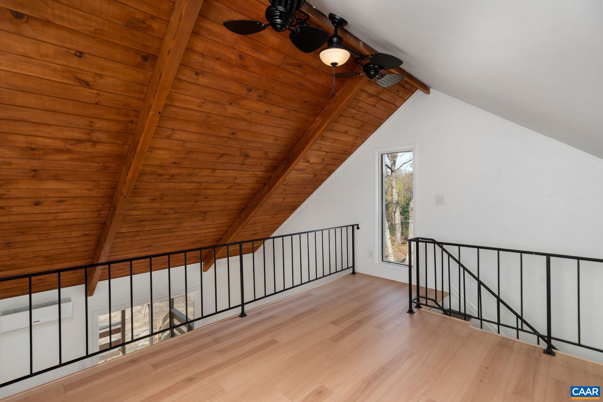 375 FENCE RD