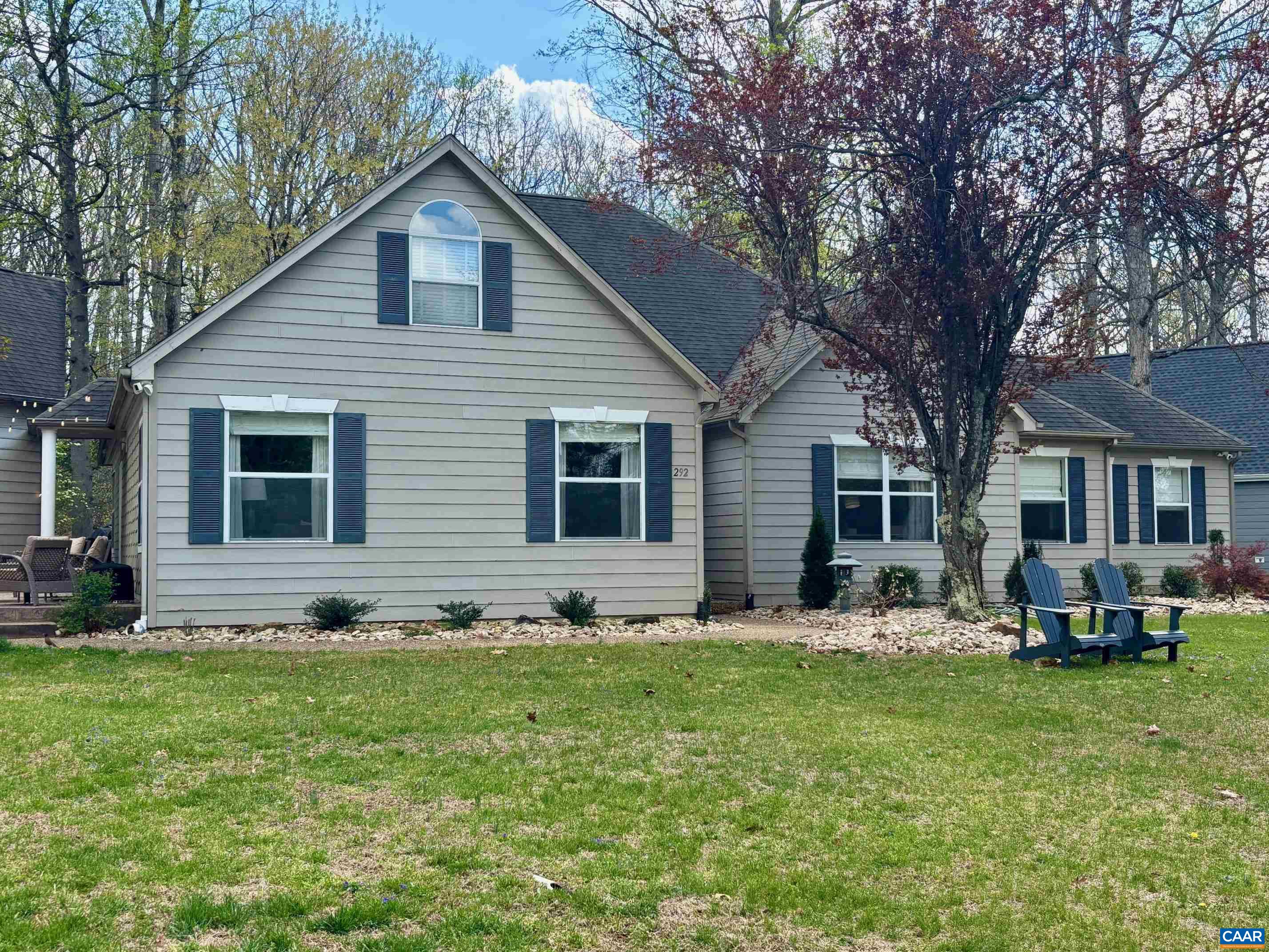 292 BLACKTHORN LN