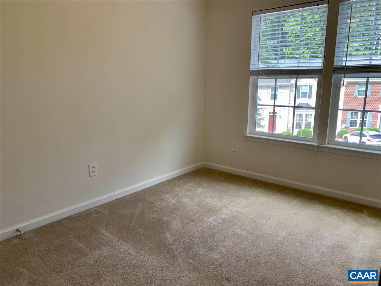836 ROCK CREEK RD