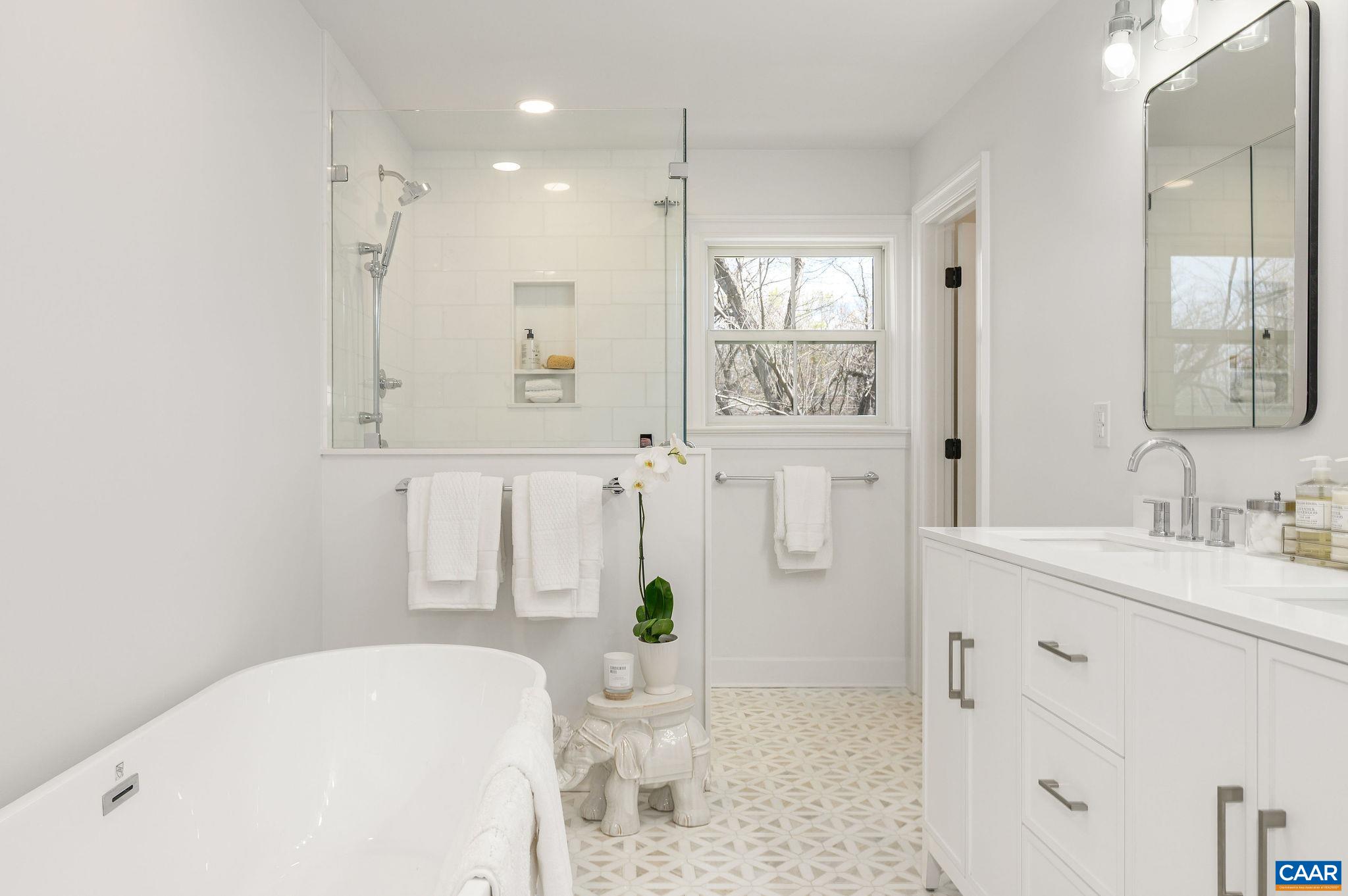103 CHAUCER RD