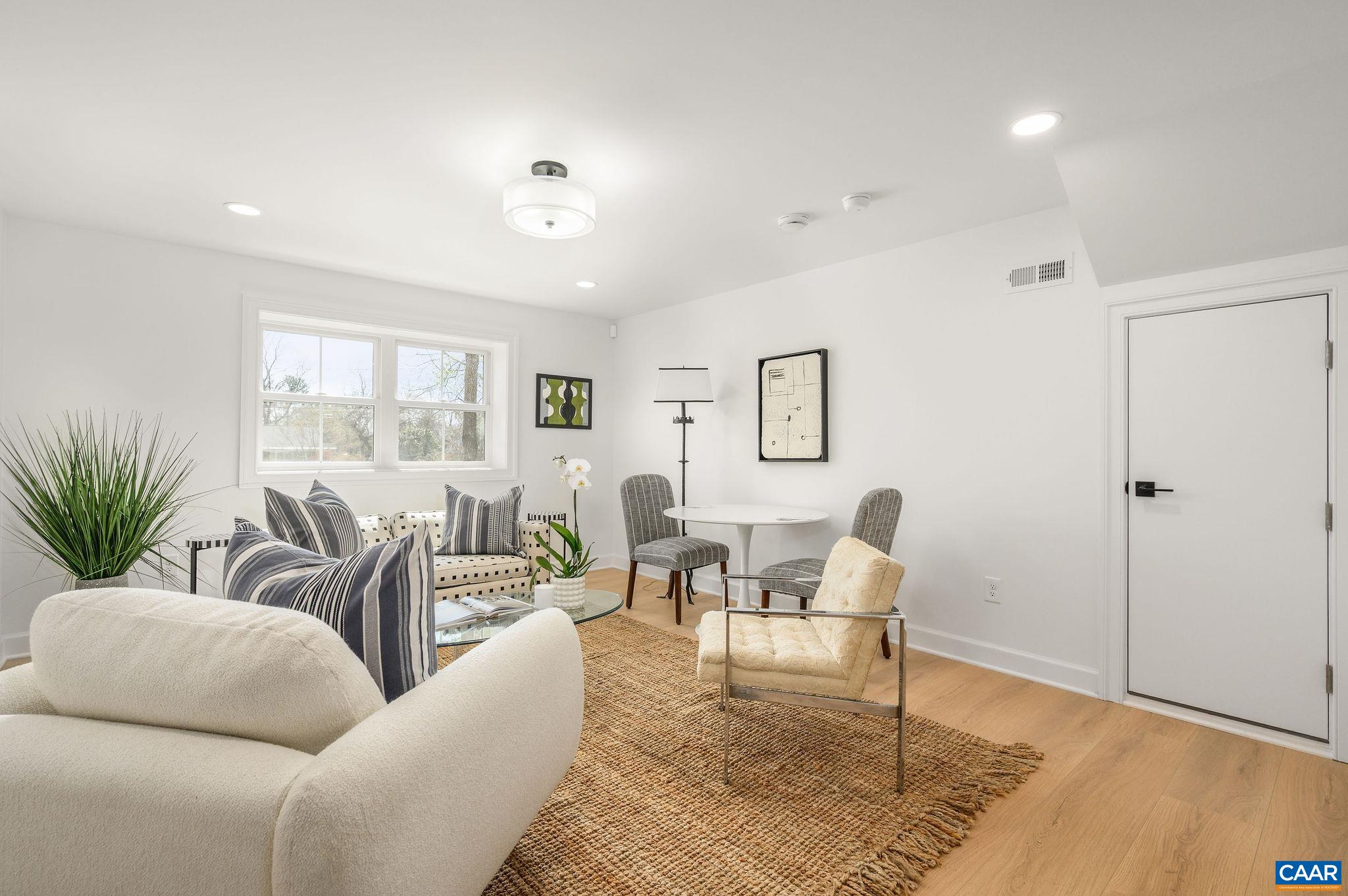 103 CHAUCER RD