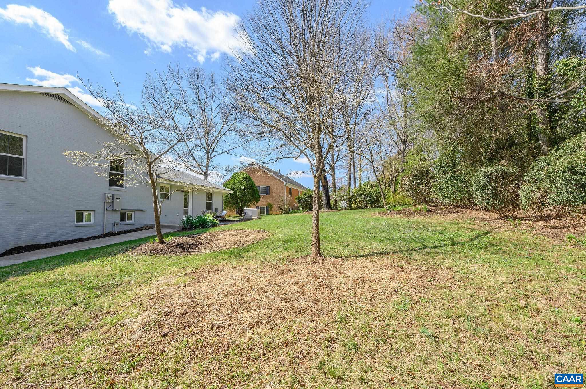 103 CHAUCER RD