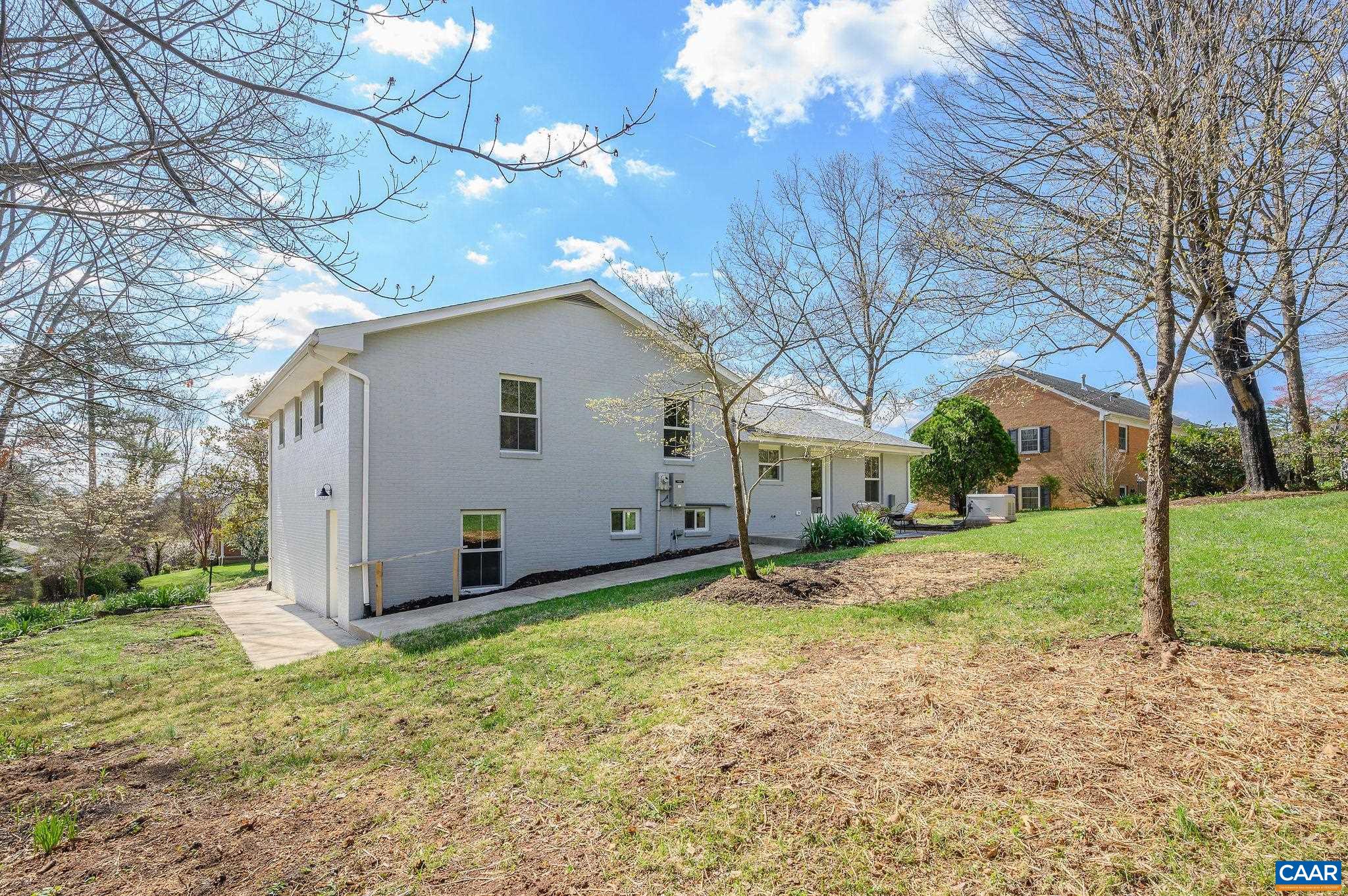 103 CHAUCER RD