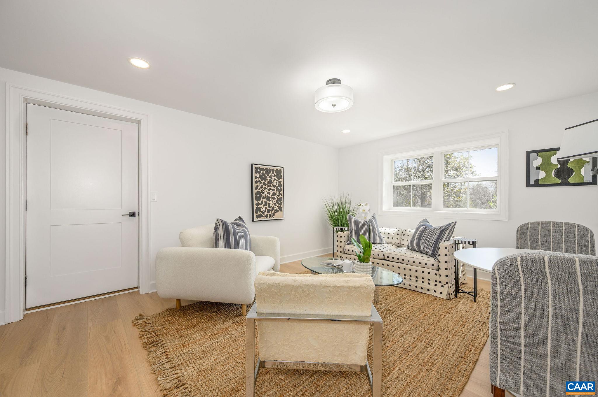 103 CHAUCER RD