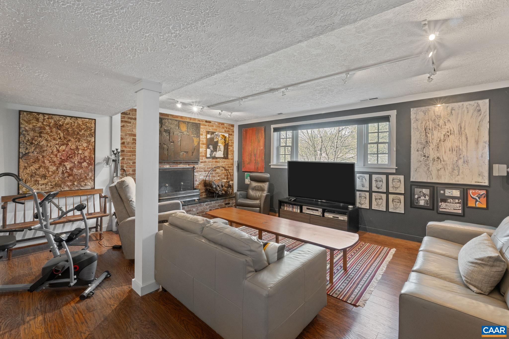 2228 BRANDYWINE DR