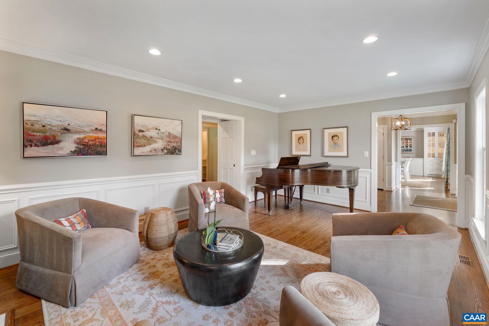 101 CAVALIER DR