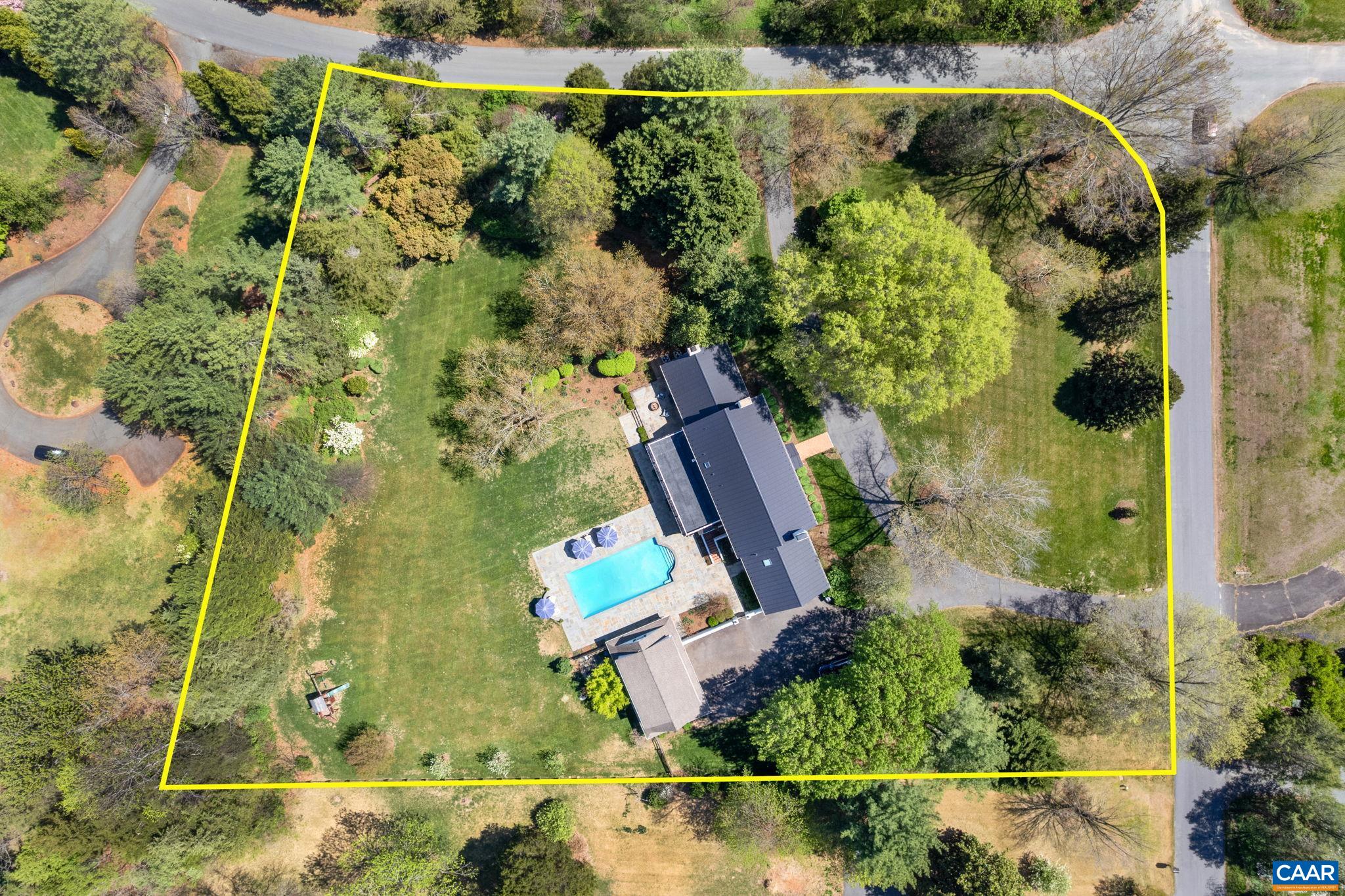 101 CAVALIER DR