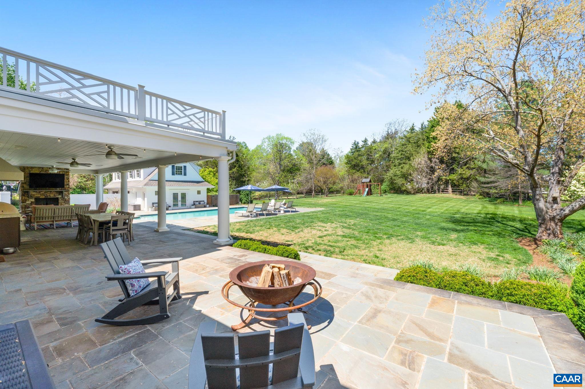 101 CAVALIER DR