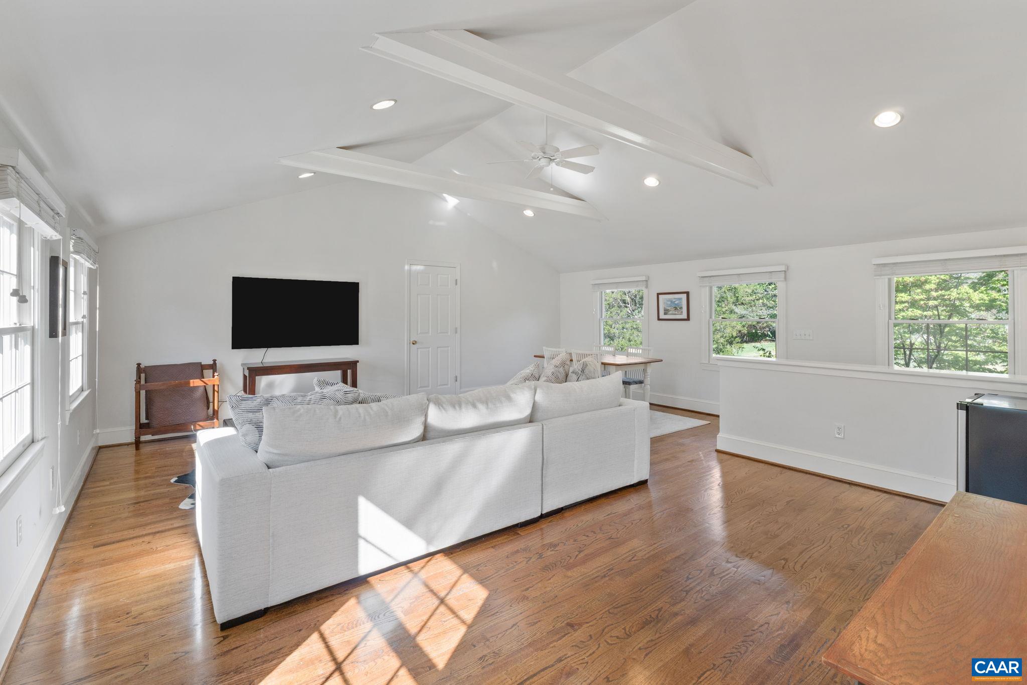 101 CAVALIER DR