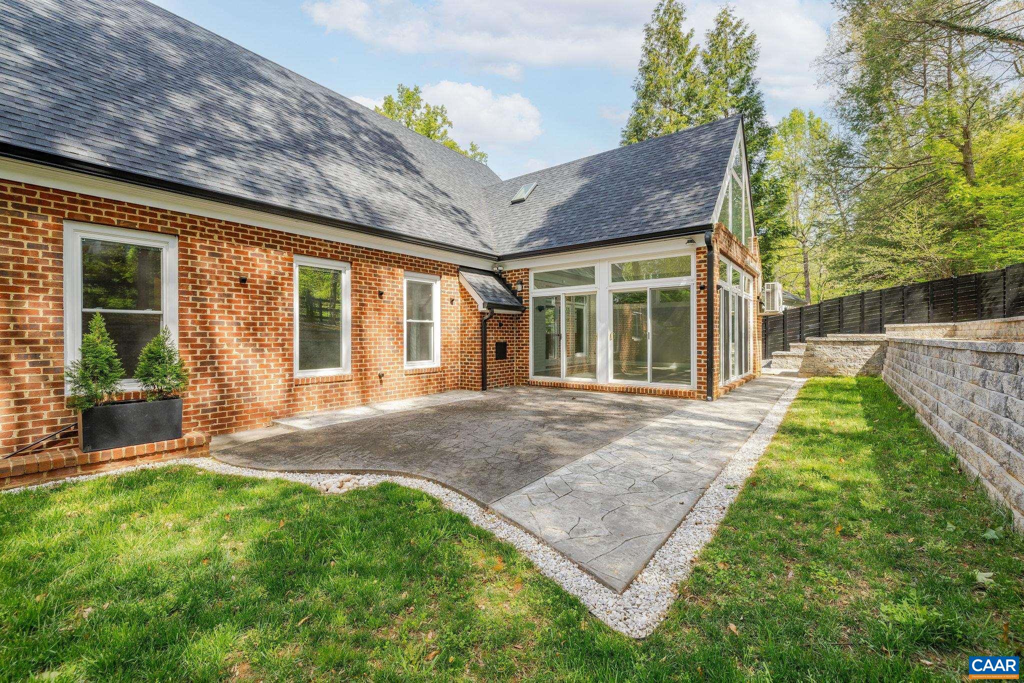 1330 HILLTOP RD