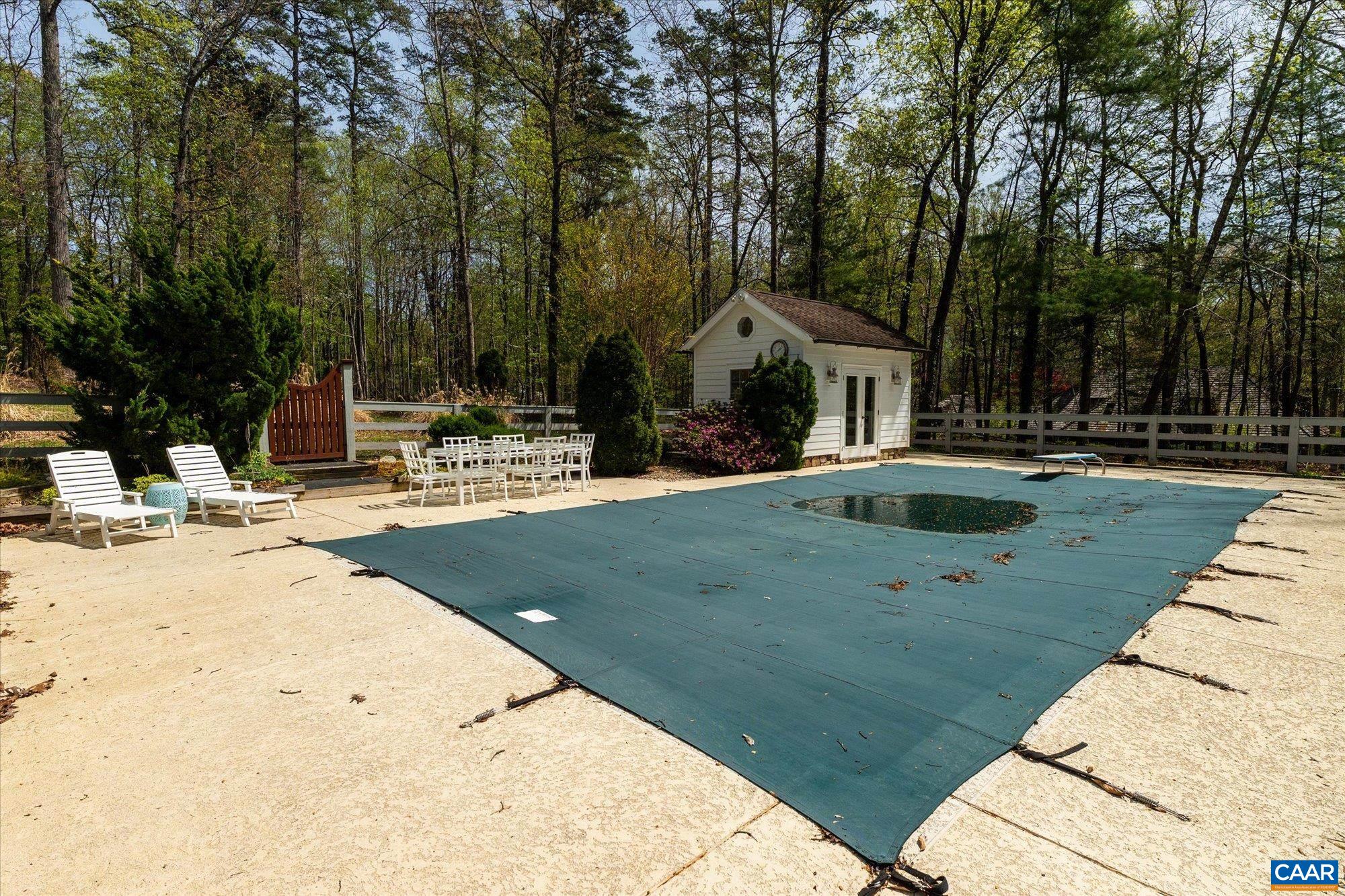 995 OLD GARTH RD