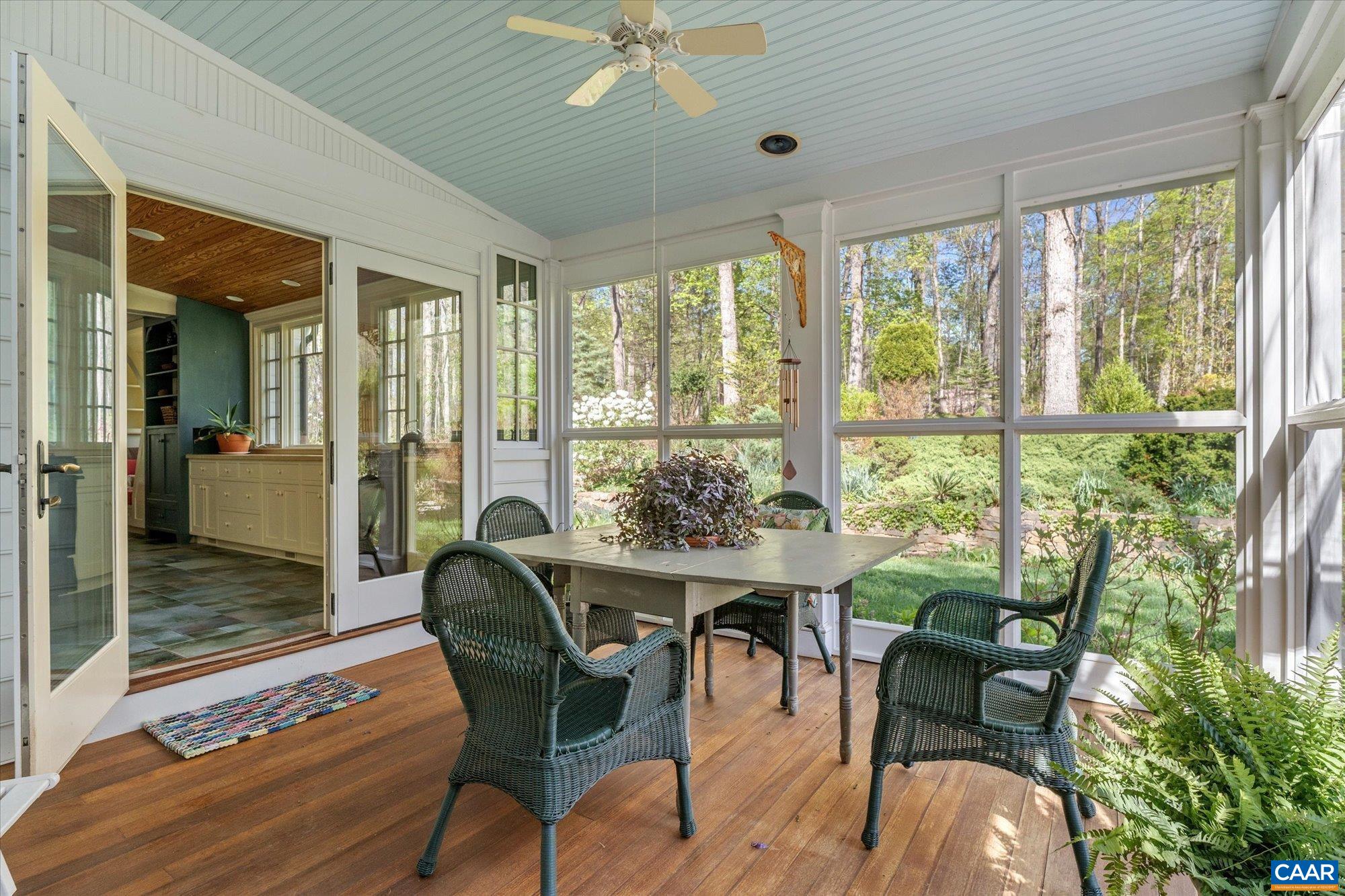 995 OLD GARTH RD