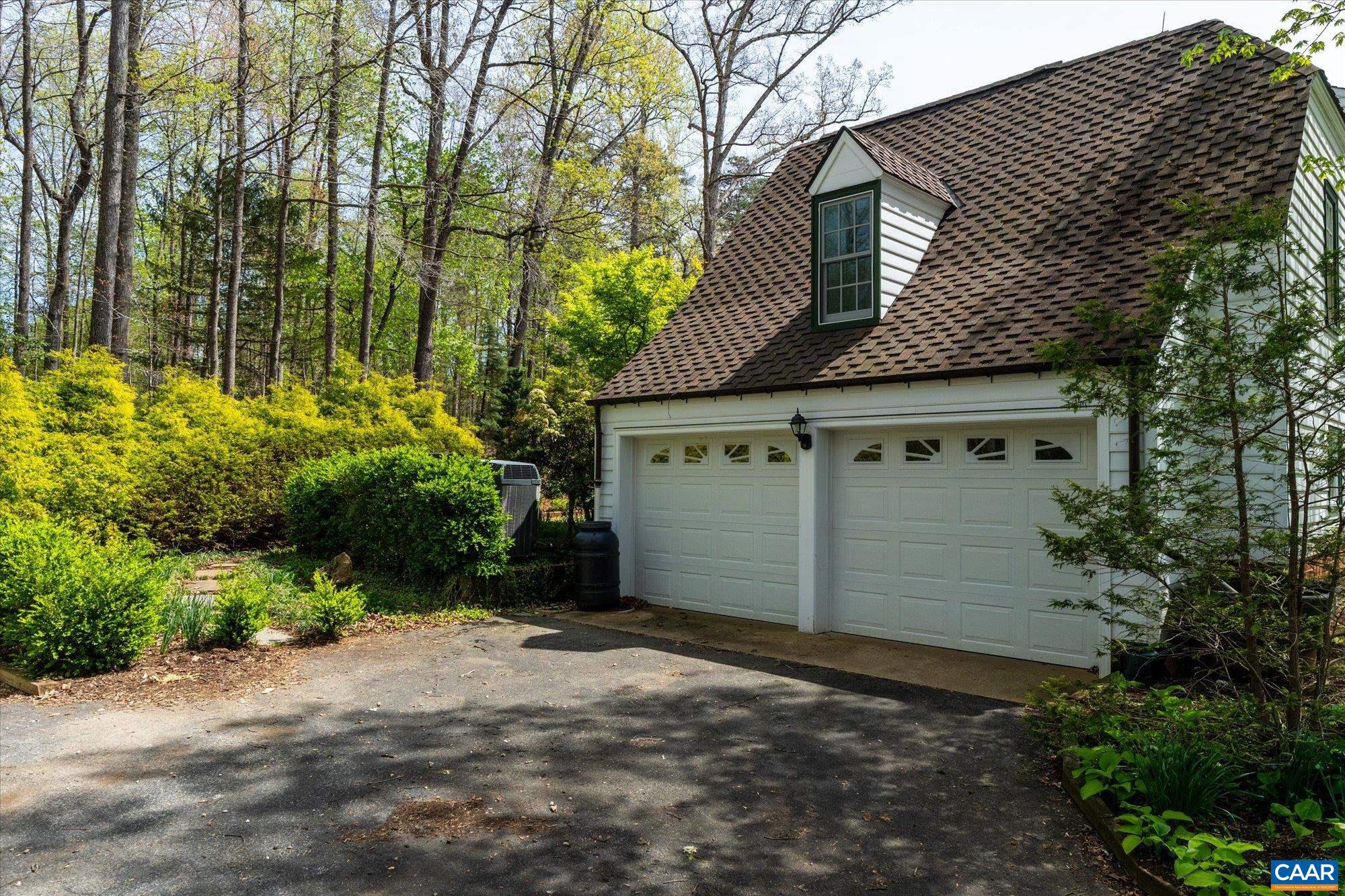 995 OLD GARTH RD