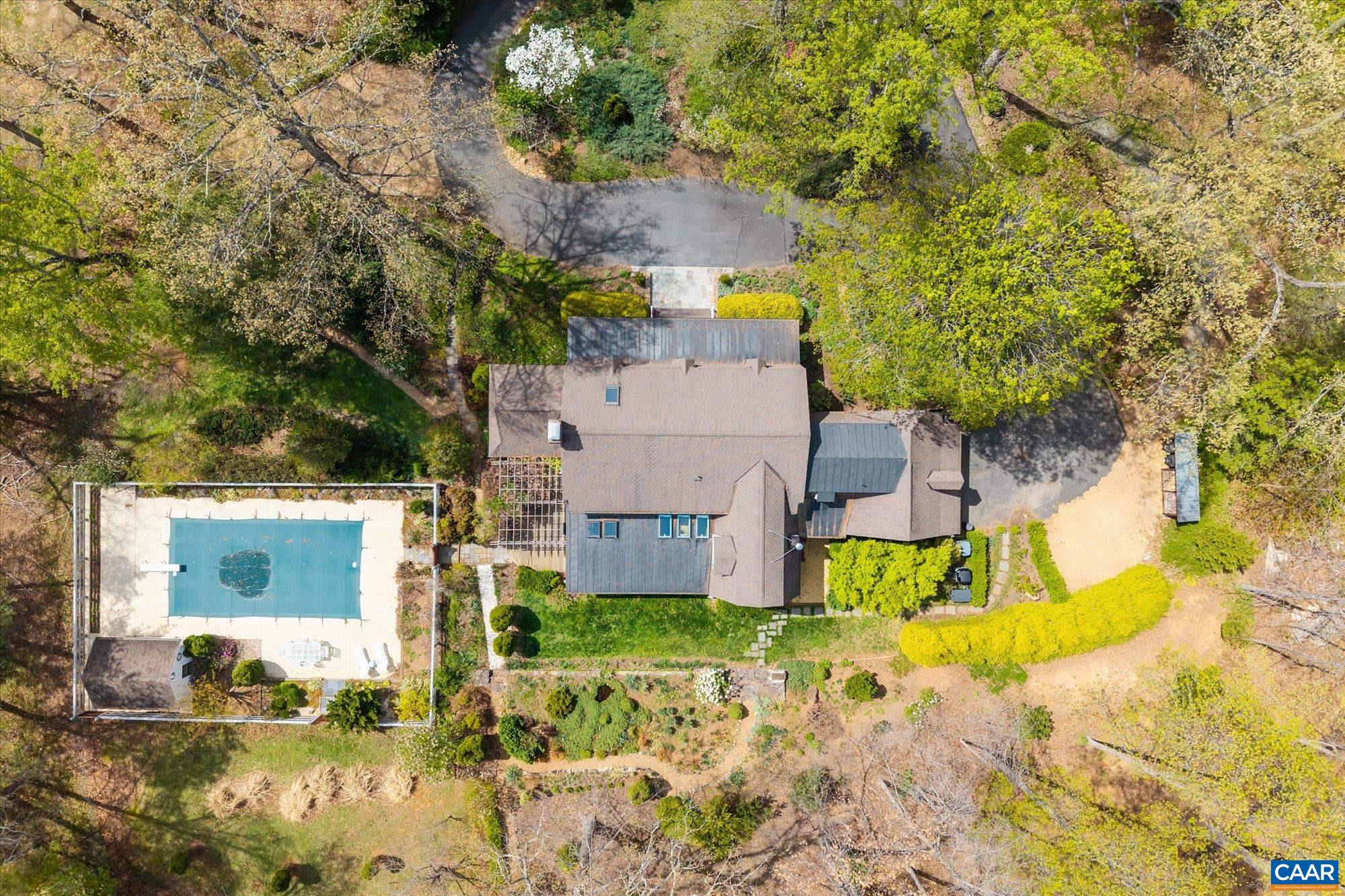 995 OLD GARTH RD
