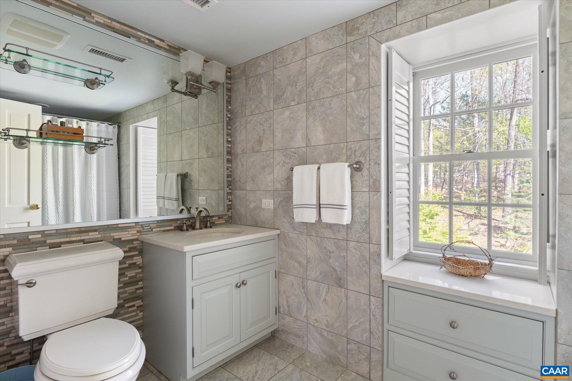 995 OLD GARTH RD