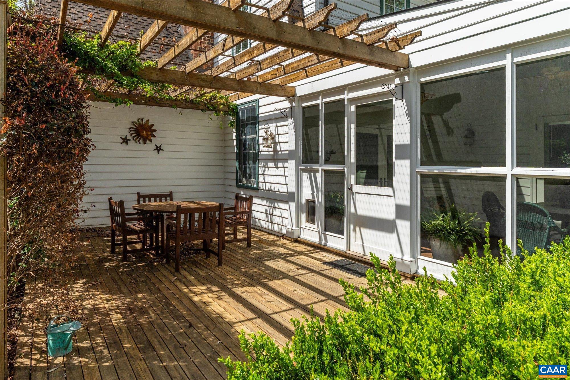 995 OLD GARTH RD