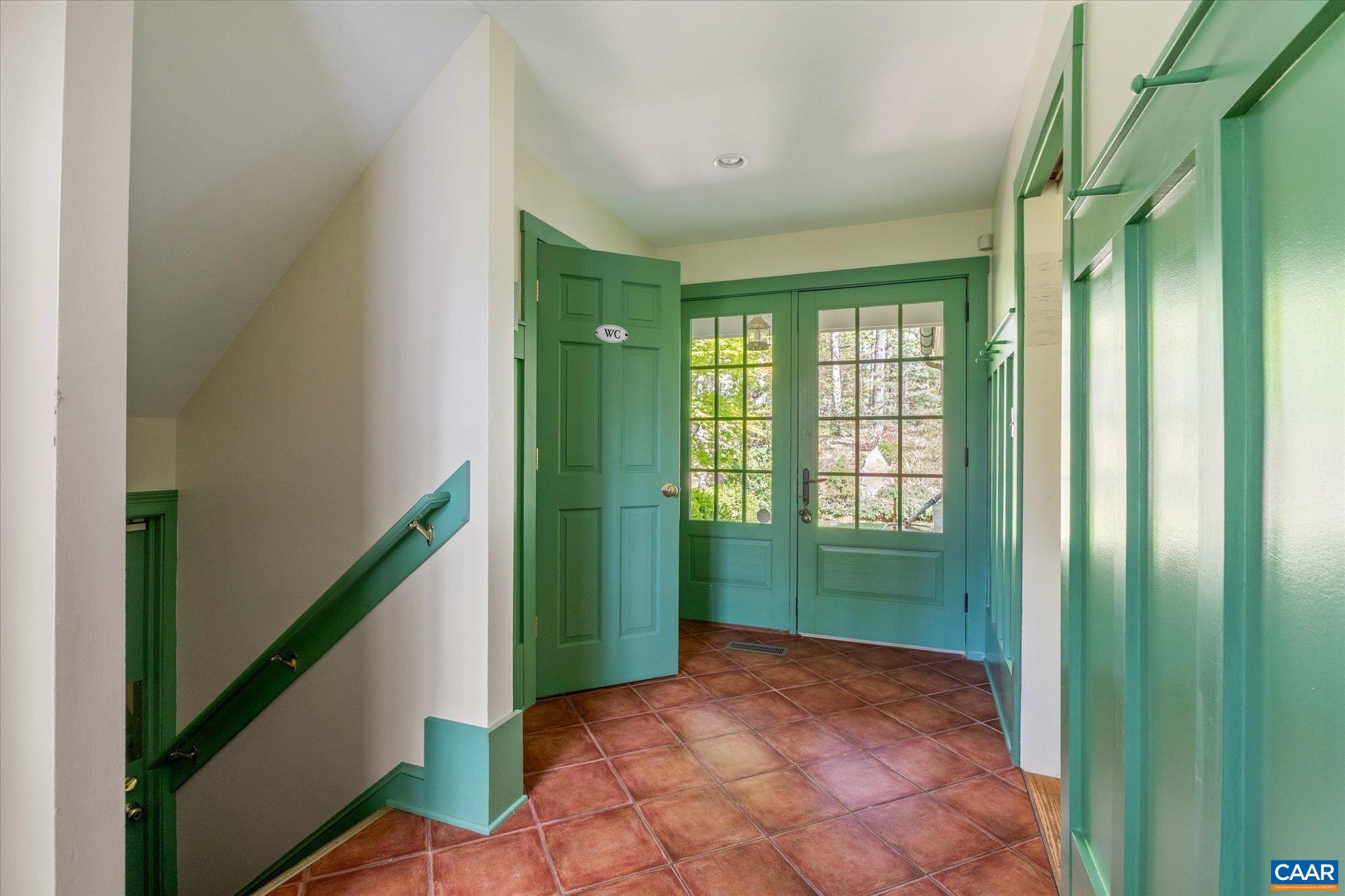 995 OLD GARTH RD
