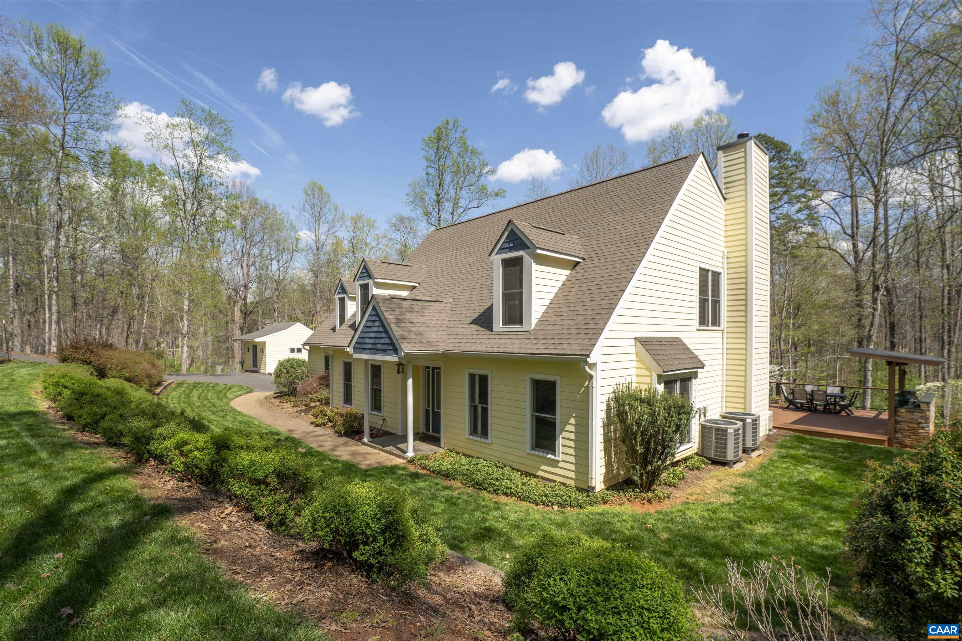 2700 WILLOW OAK CIR