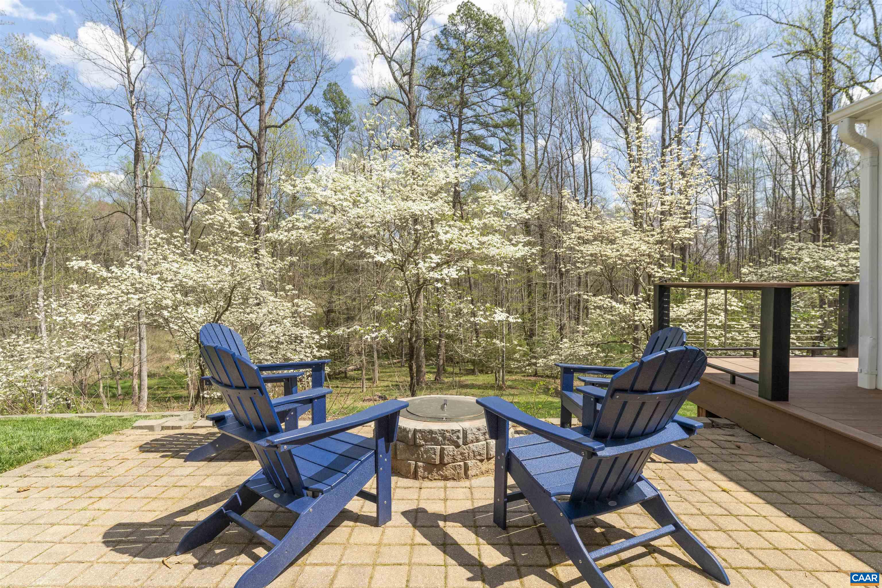 2700 WILLOW OAK CIR