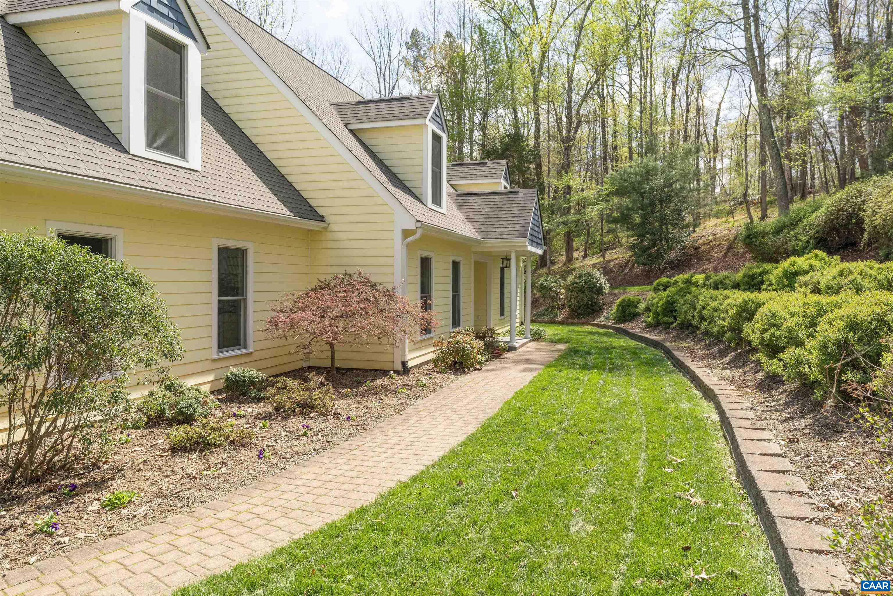 2700 WILLOW OAK CIR