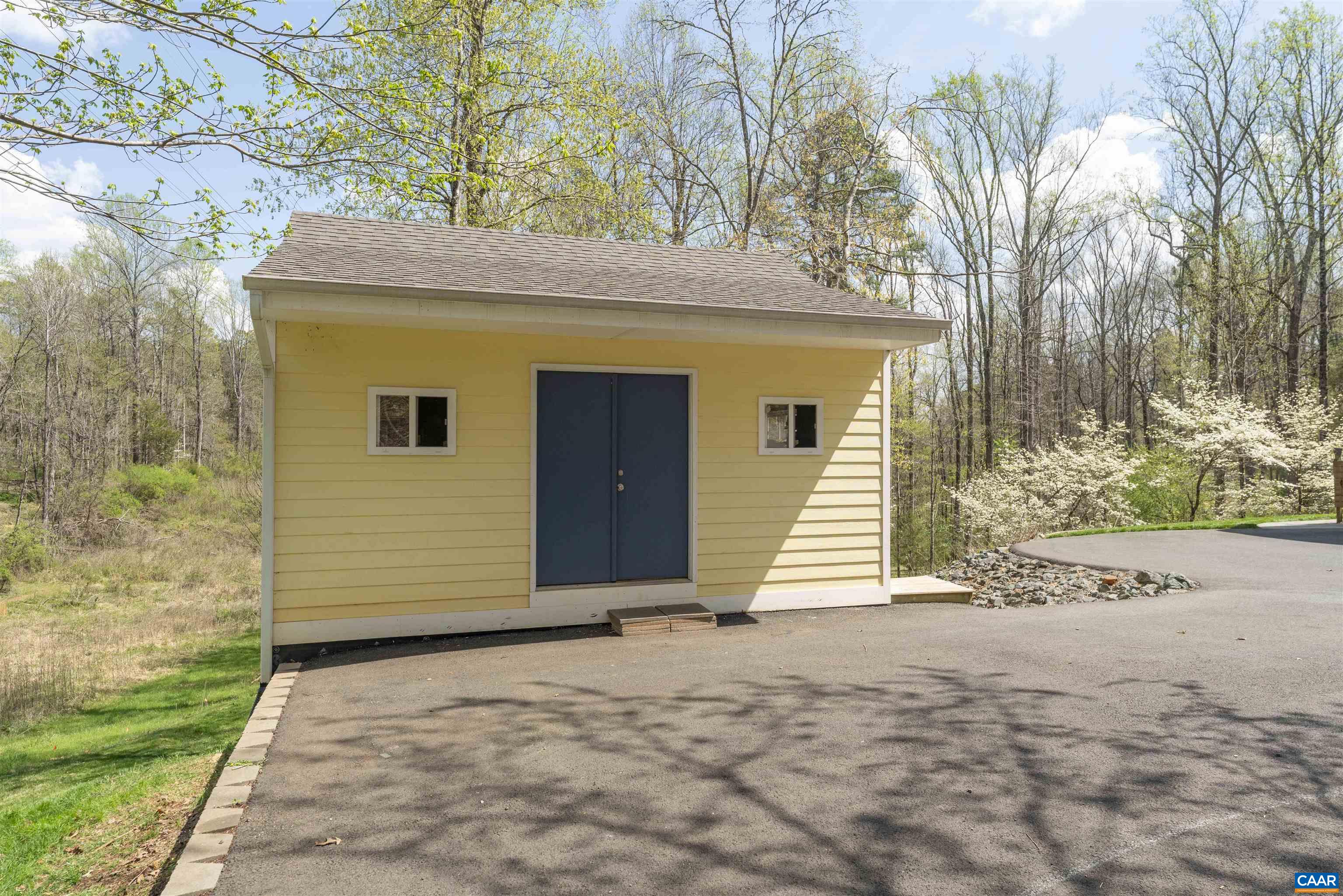 2700 WILLOW OAK CIR