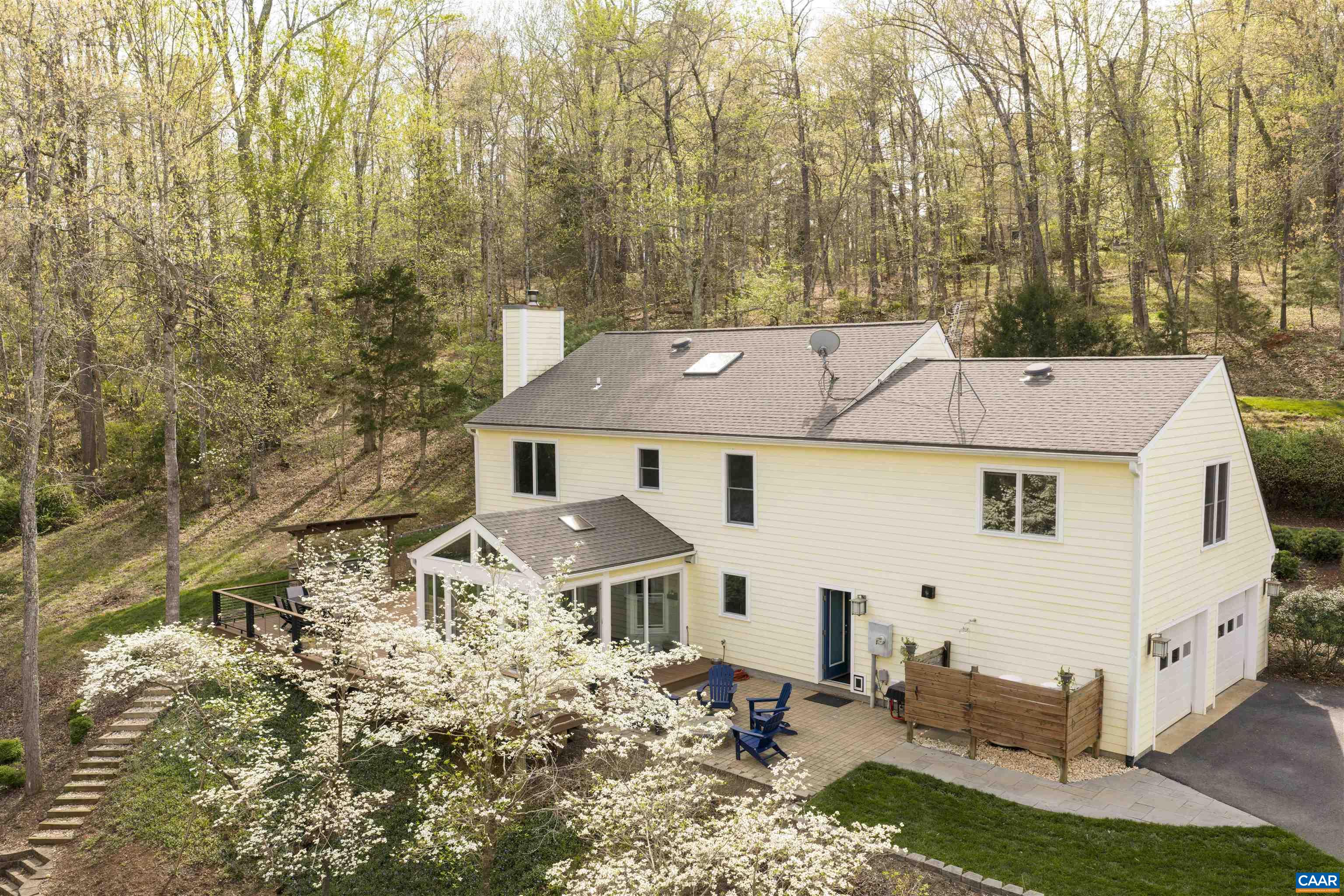 2700 WILLOW OAK CIR
