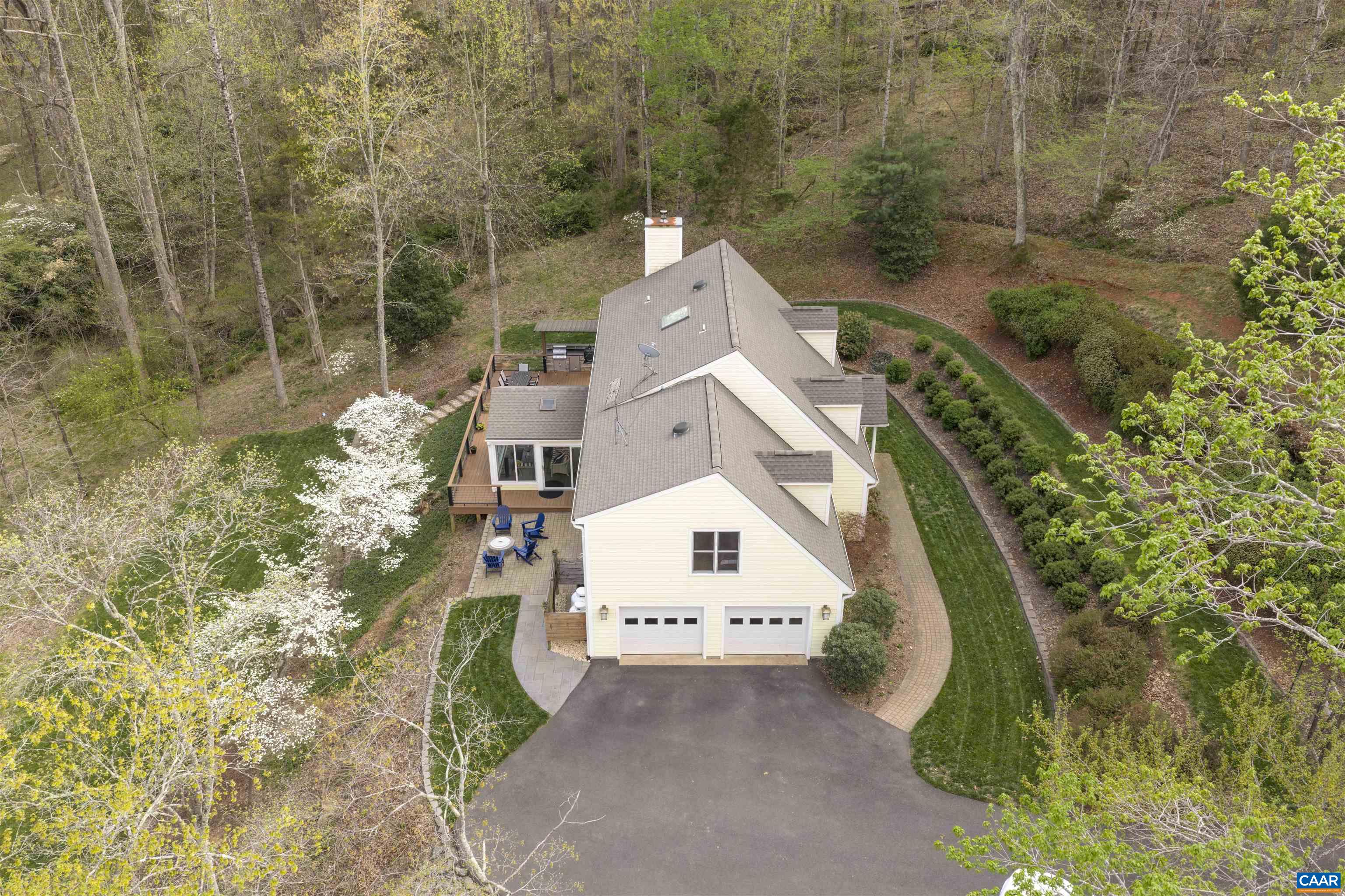 2700 WILLOW OAK CIR