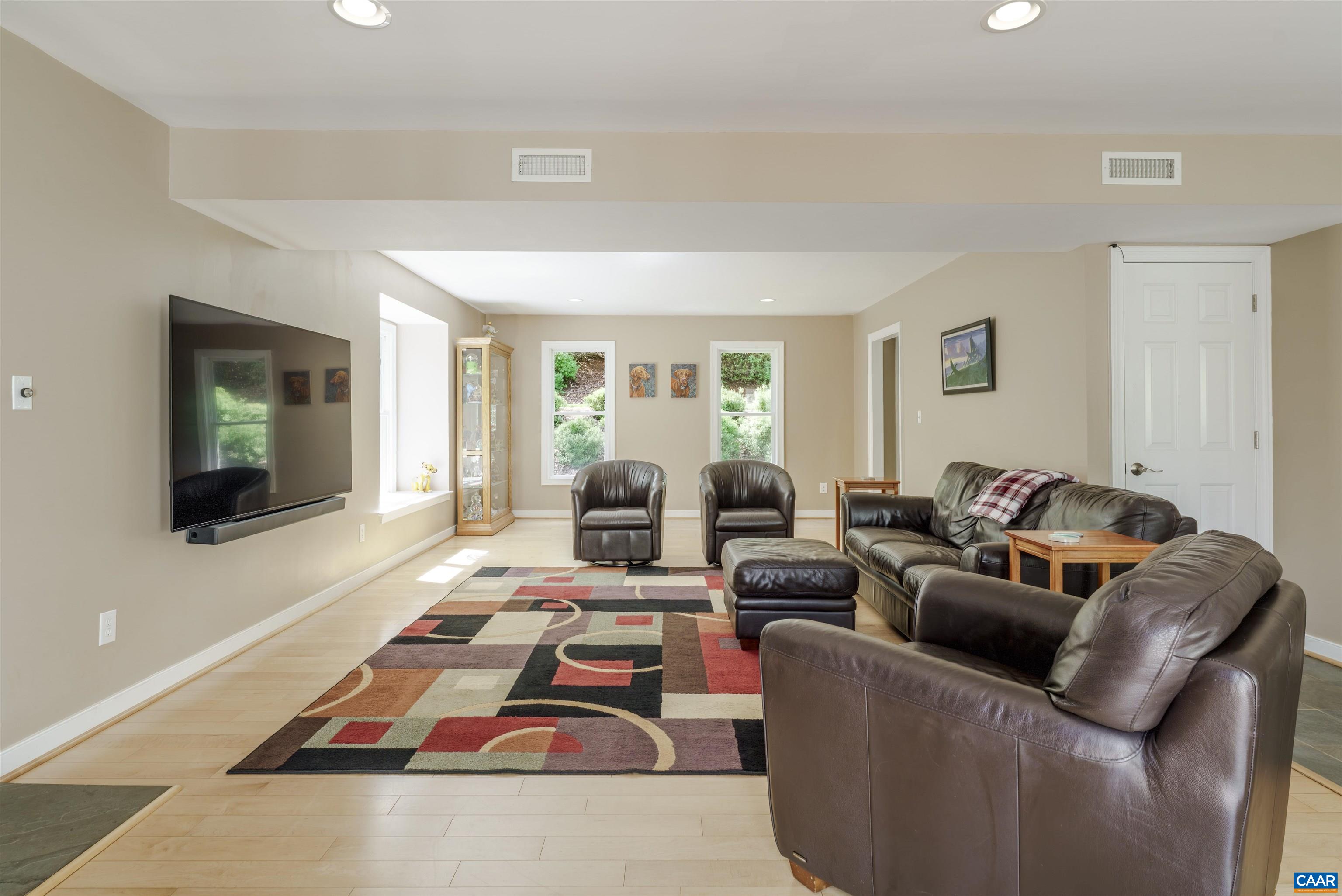 2700 WILLOW OAK CIR