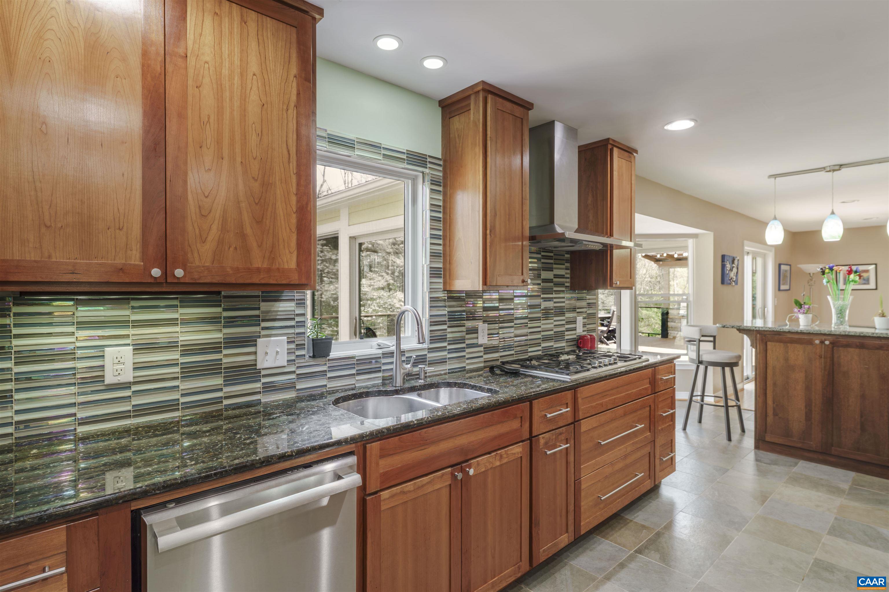 2700 WILLOW OAK CIR