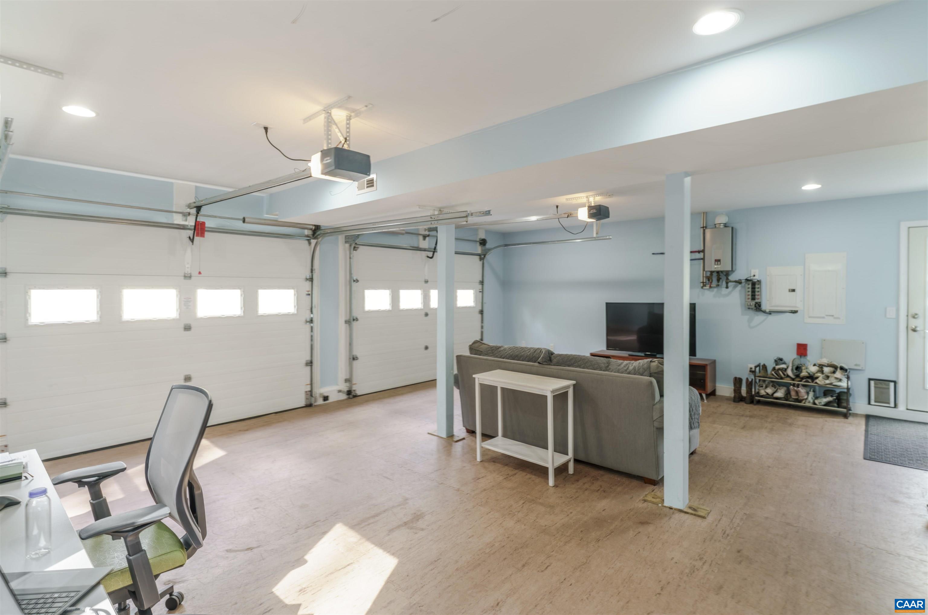 2700 WILLOW OAK CIR