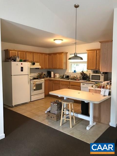 109 CHELSEA DR Unit: 4