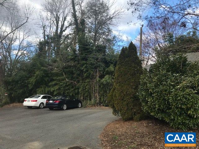 109 CHELSEA DR Unit: 4