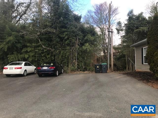 109 CHELSEA DR Unit: 4