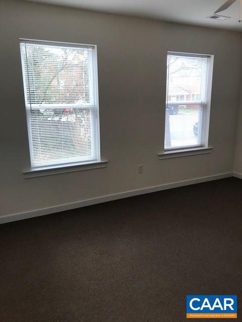 109 CHELSEA DR Unit: 4