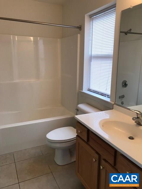 109 CHELSEA DR Unit: 4