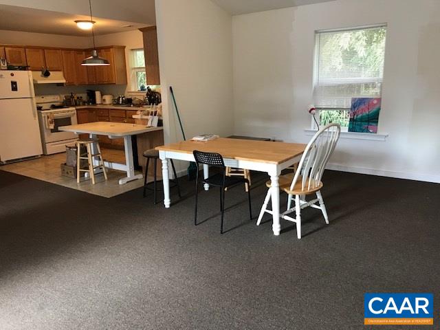 109 CHELSEA DR Unit: 4