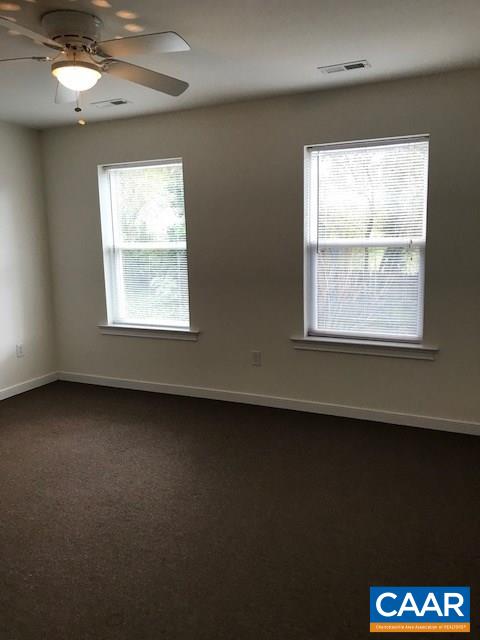 109 CHELSEA DR Unit: 4