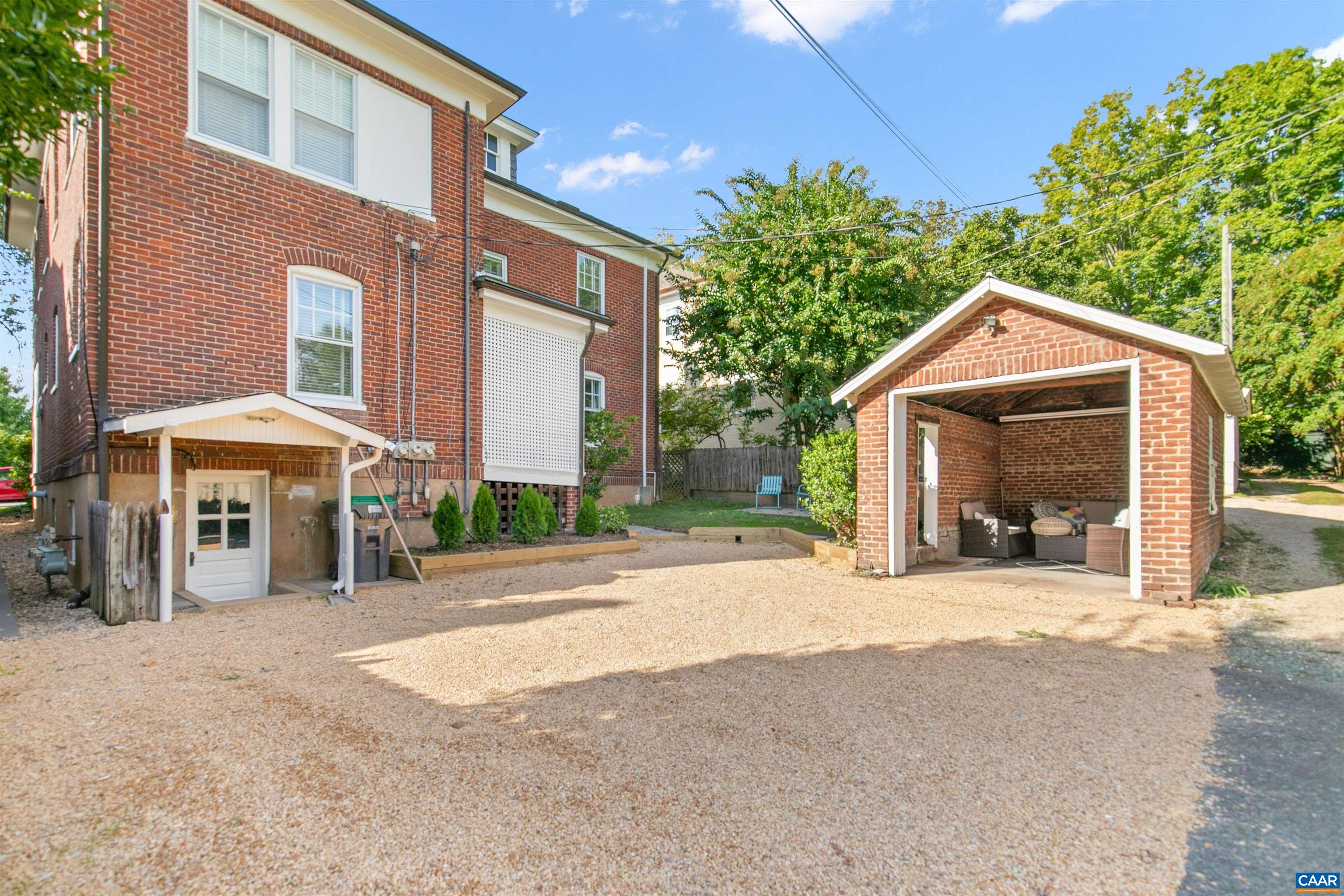 403 ALTAMONT CIR