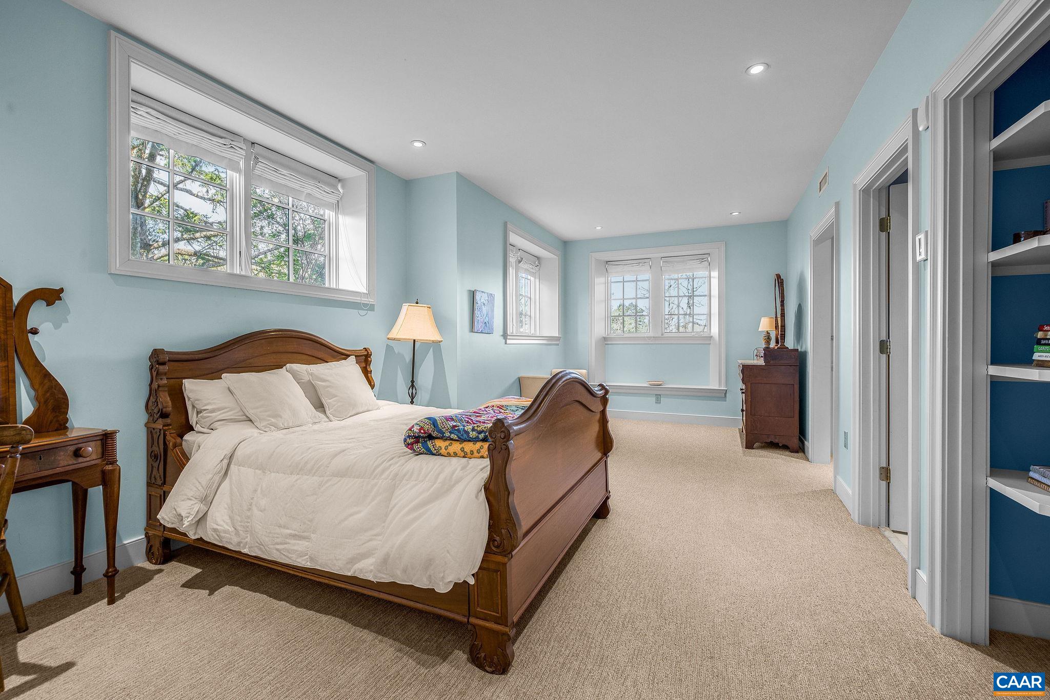 240 BROAD AXE RD