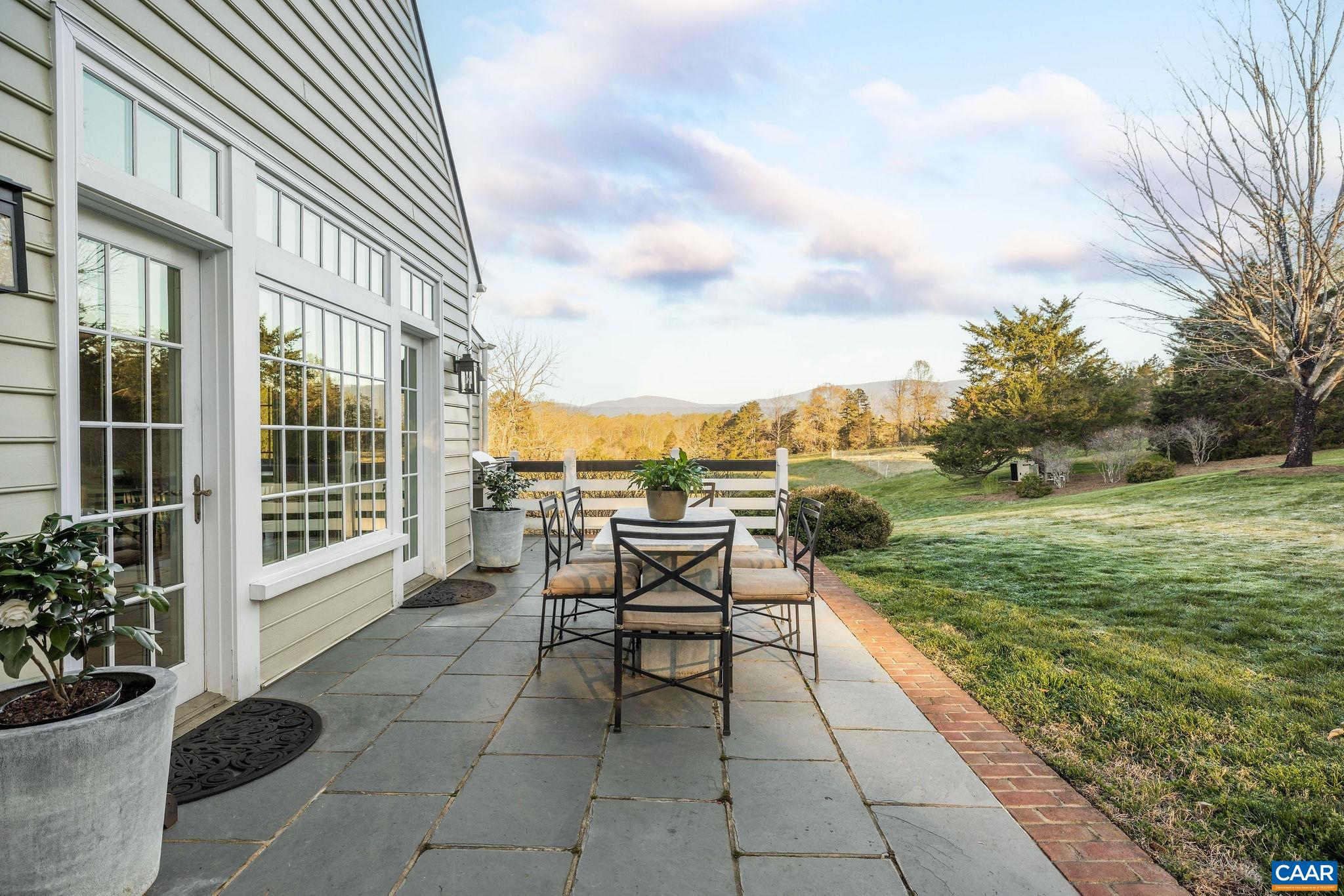 240 BROAD AXE RD