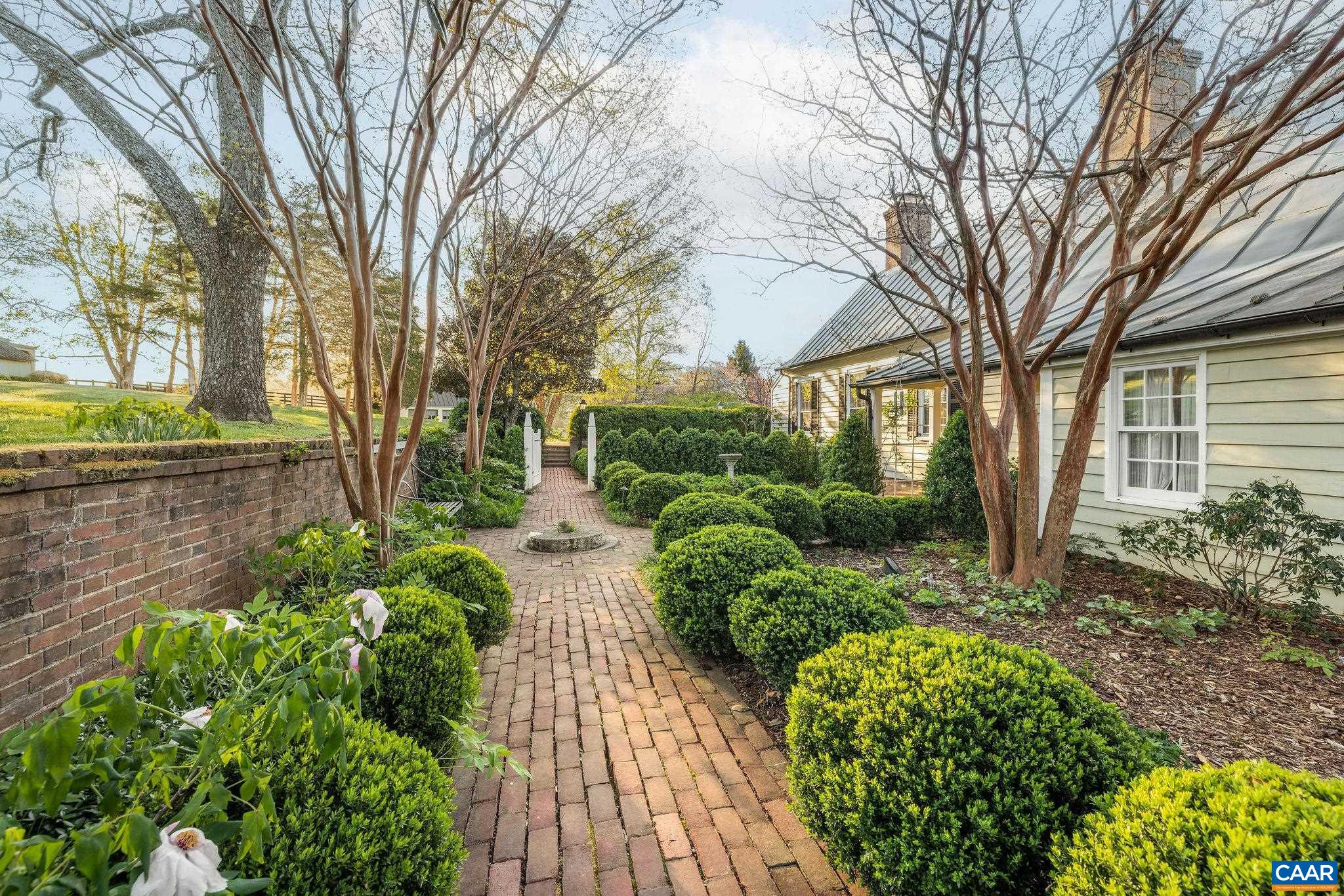 240 BROAD AXE RD