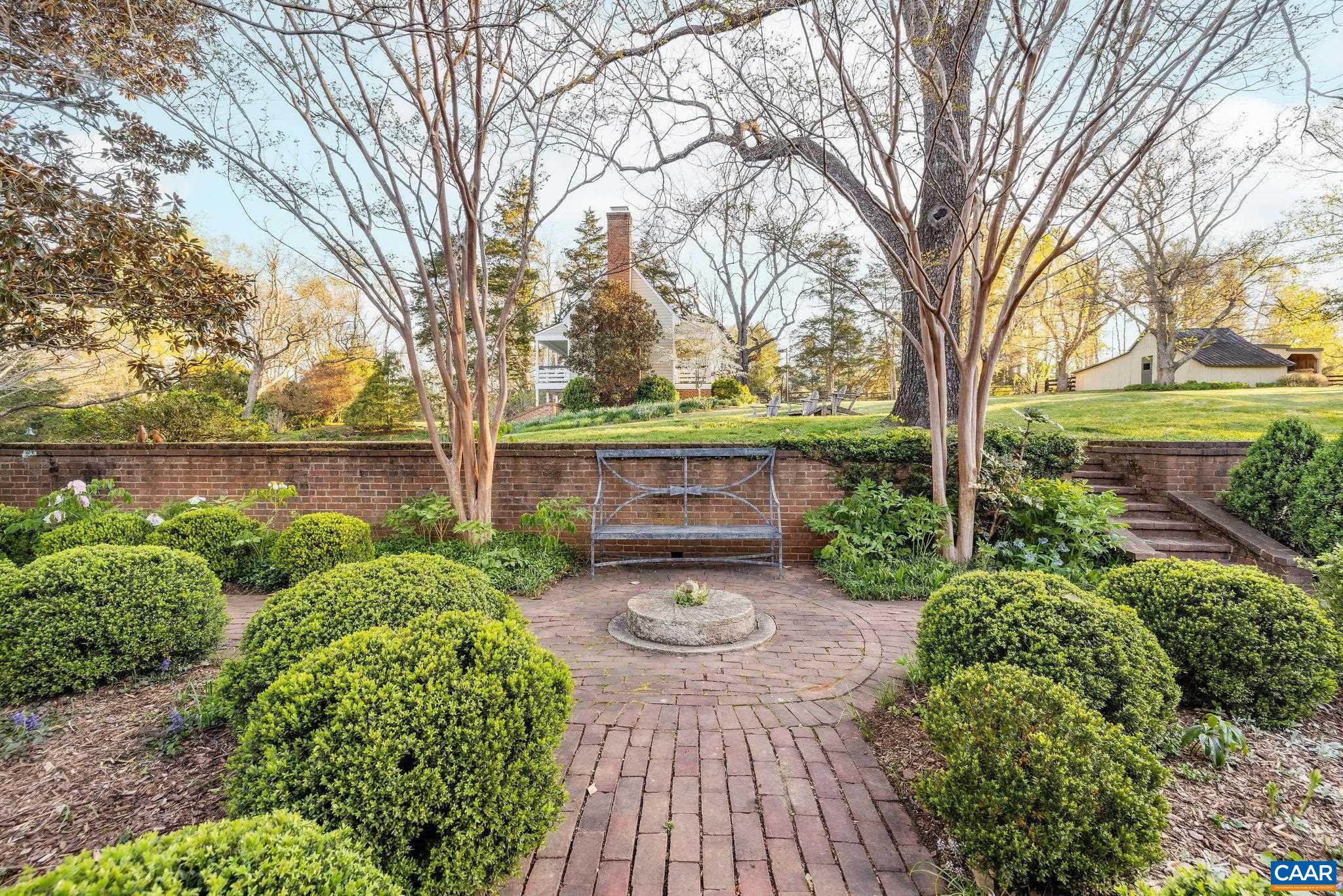 240 BROAD AXE RD